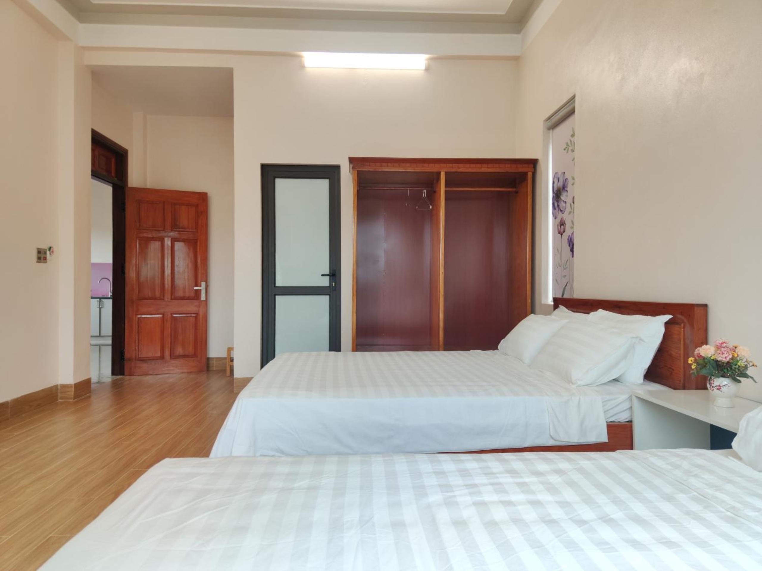 King Room with Balcony photo 2