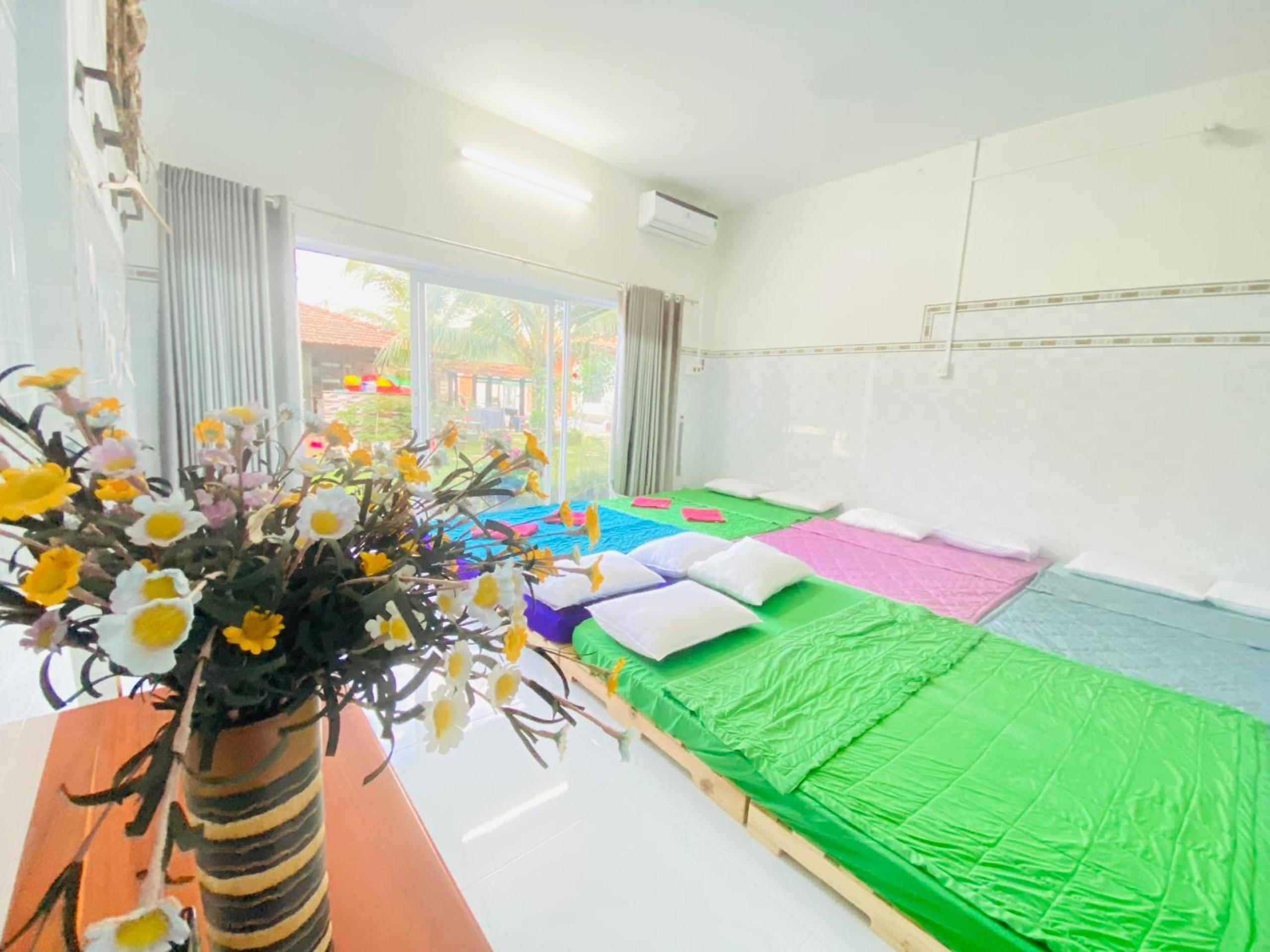 Family Room with Garden View photo 1