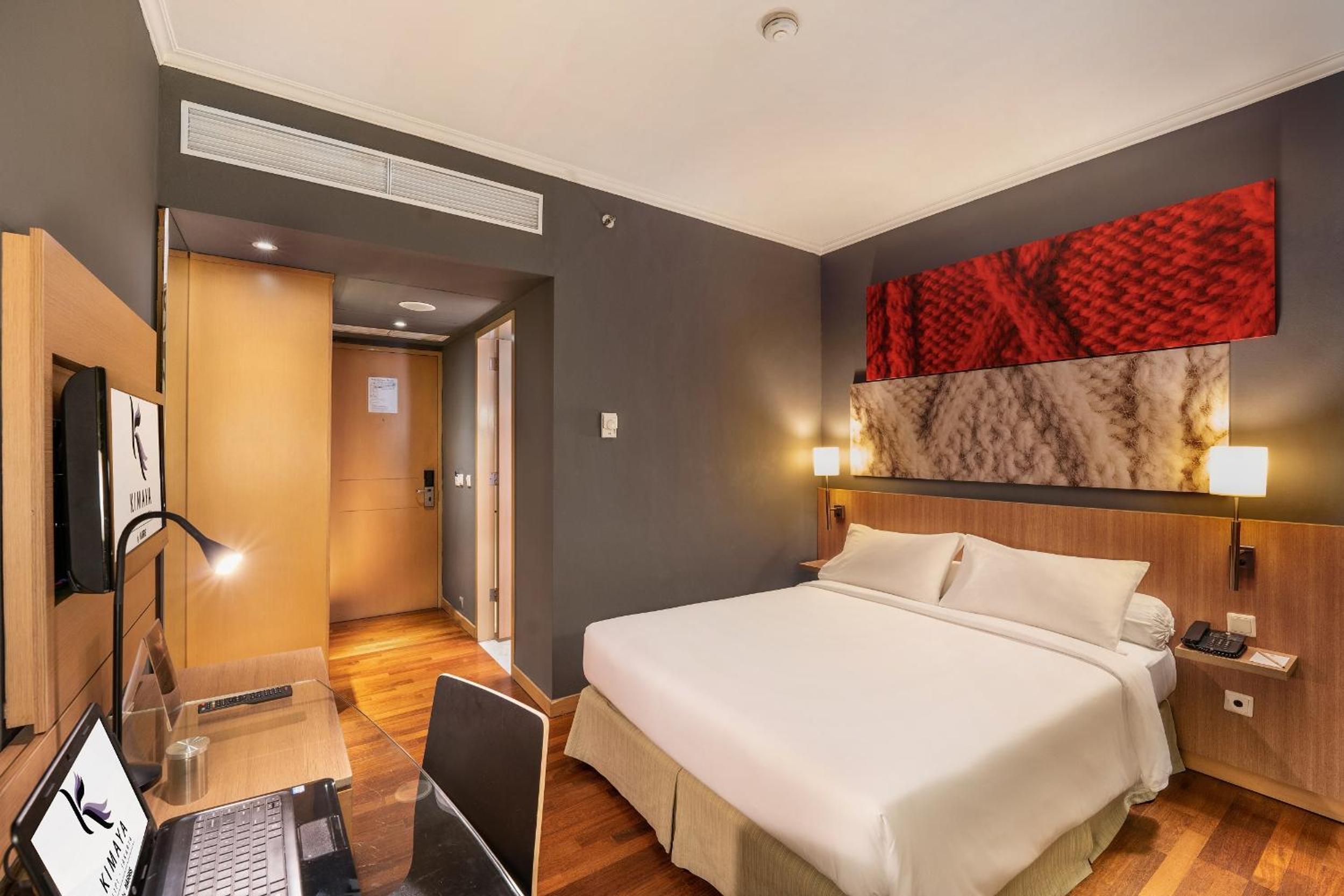 Executive Room - Photo 3