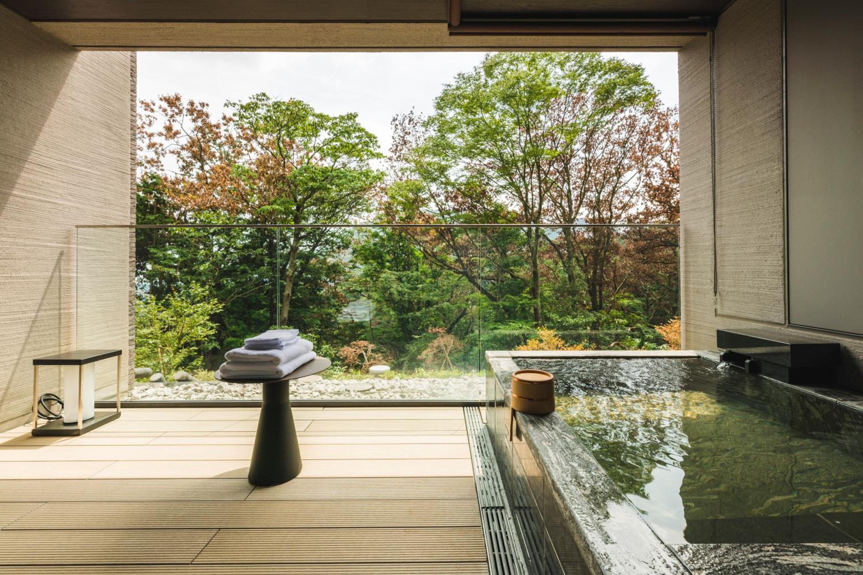 West Wing-Twin Room with Open-Air Bath Western Style / Grill Course  Dinner Entry 17:00～17:30