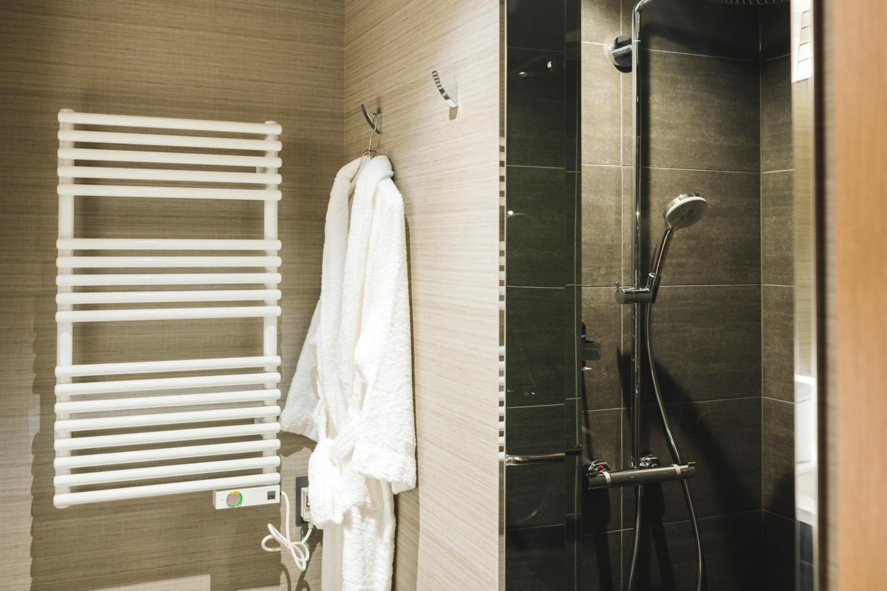 West Wing Upper Floor-Twin Room with Open-Air Bath Japanese Style /  Japanses Dinner Entry 19:00～20:00 - Photo 9