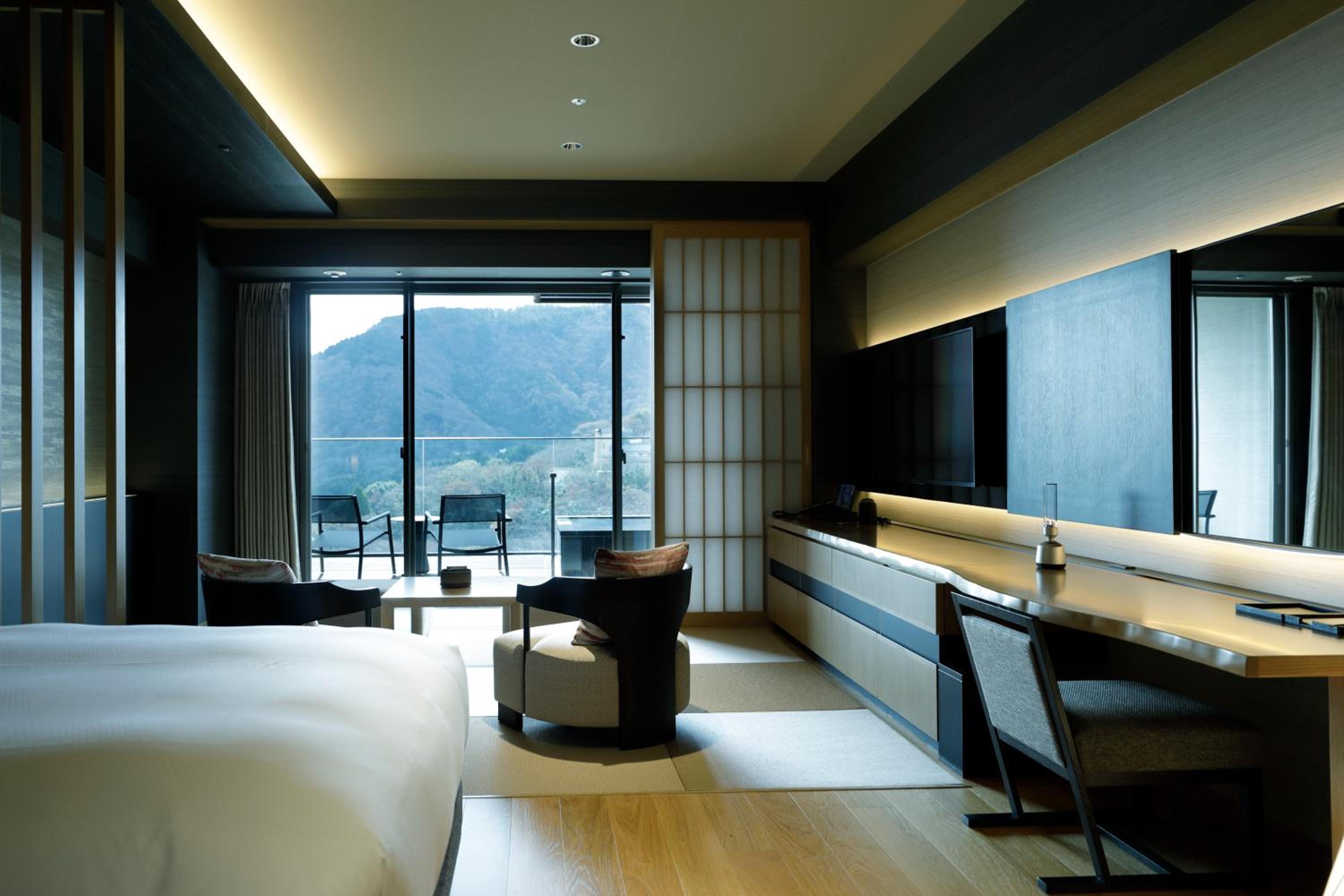 West Wing Upper Floor Deluxe Room with Open-Air Bath Japanese Style - Photo 6