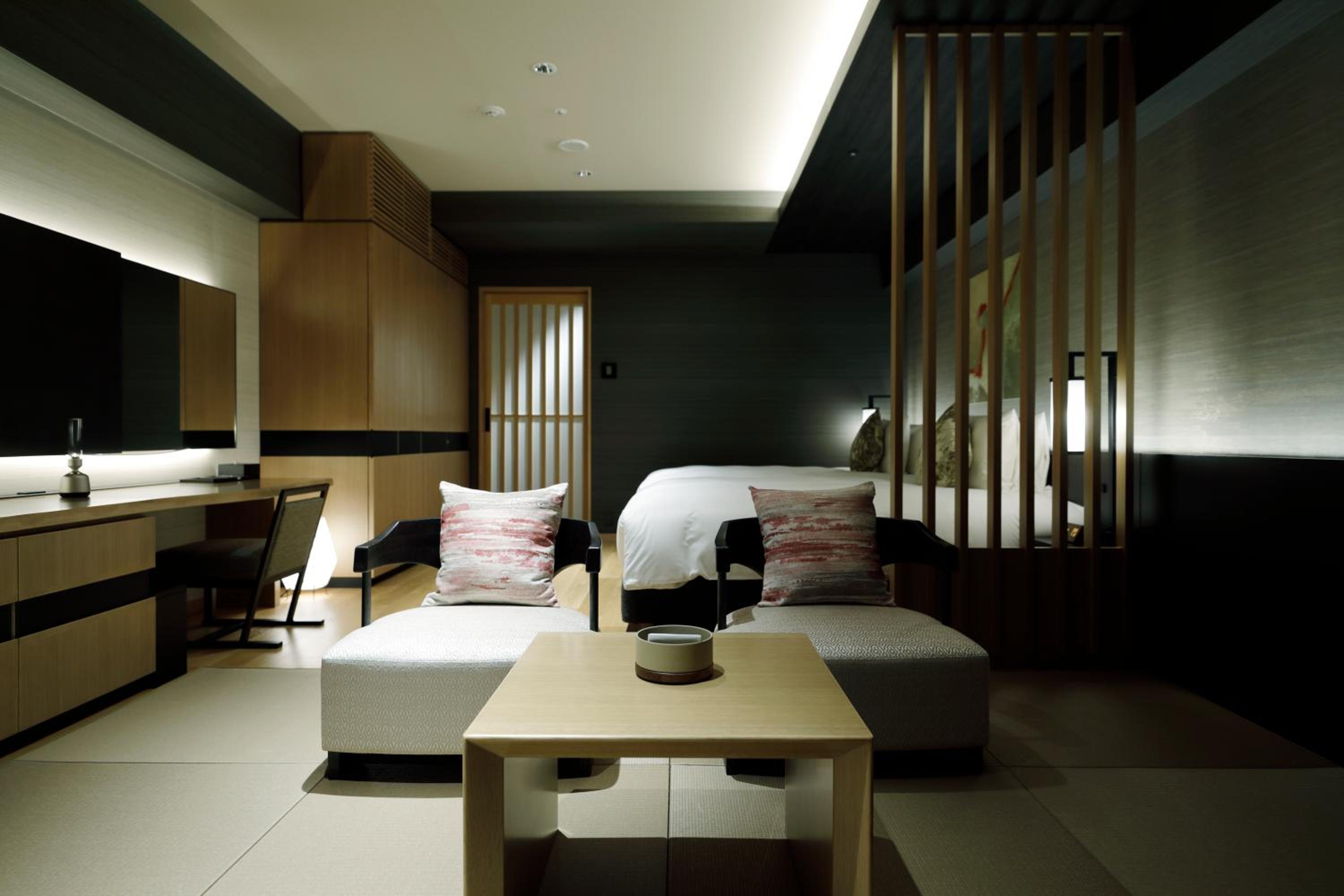 West Wing Deluxe Room with Open-Air Bath Japanese Style - Photo 6