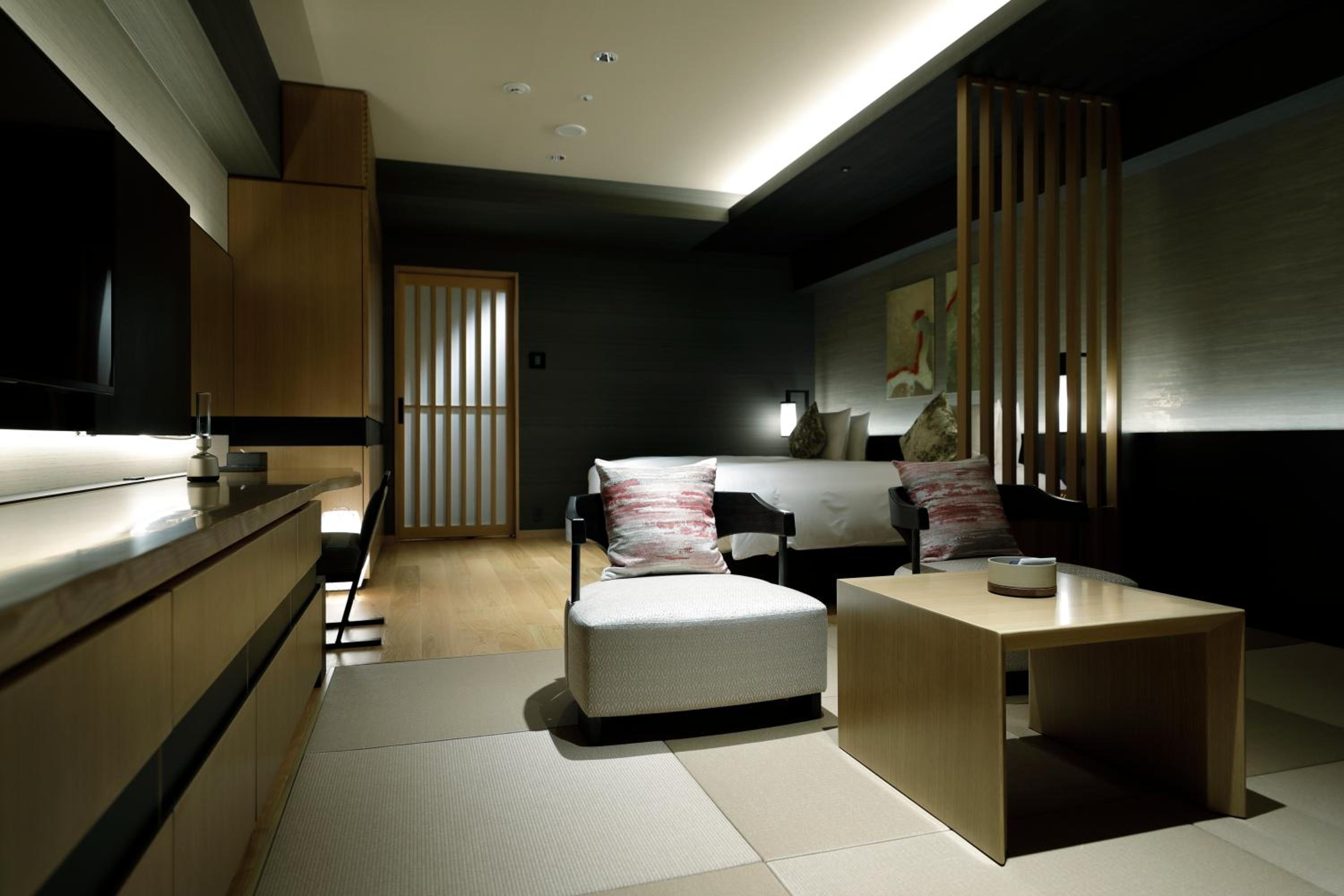 West Wing Upper Floor Deluxe Room with Open-Air Bath Japanese Style - Photo 5