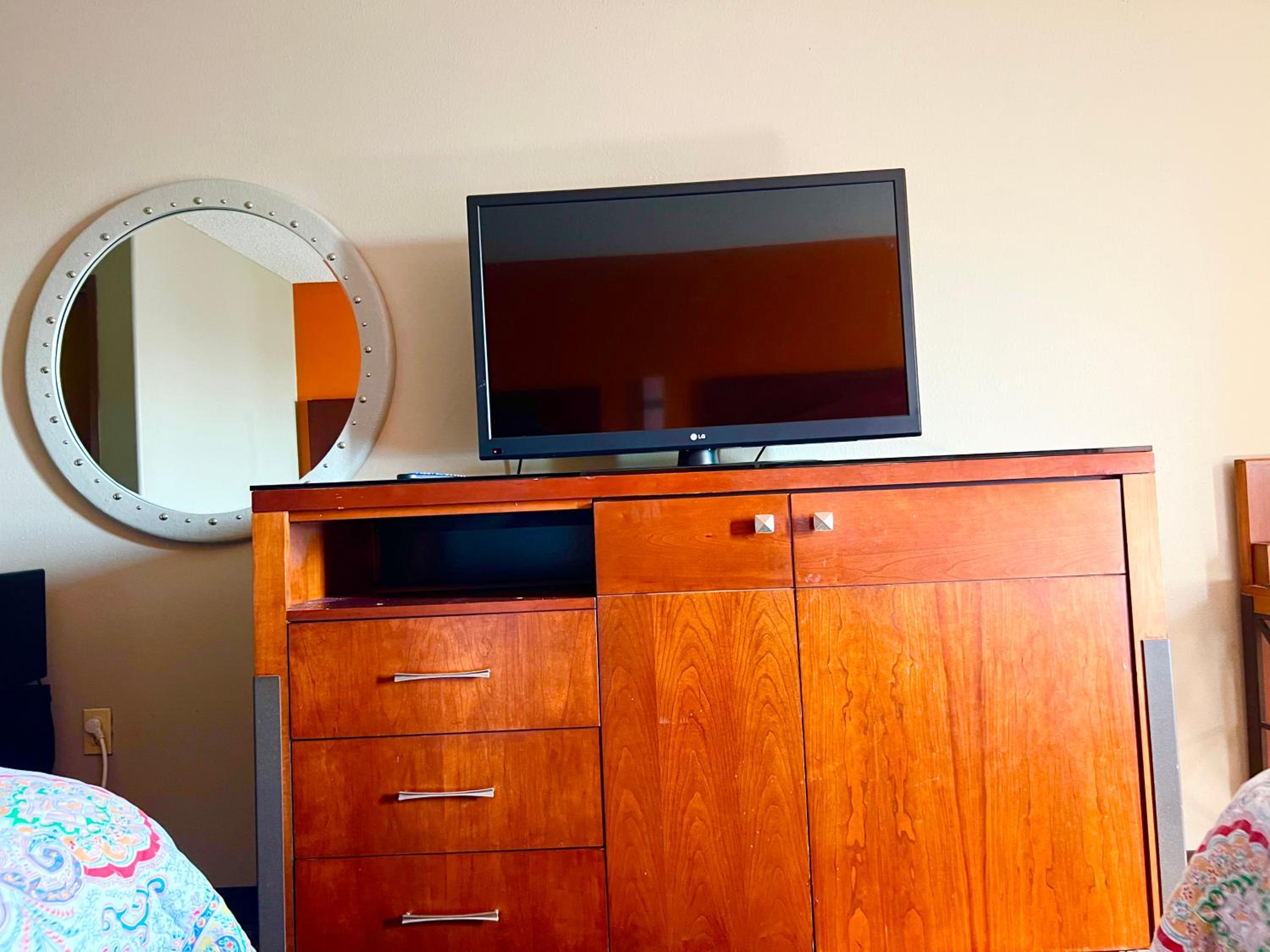 King Room - Non-Smoking - Photo 4