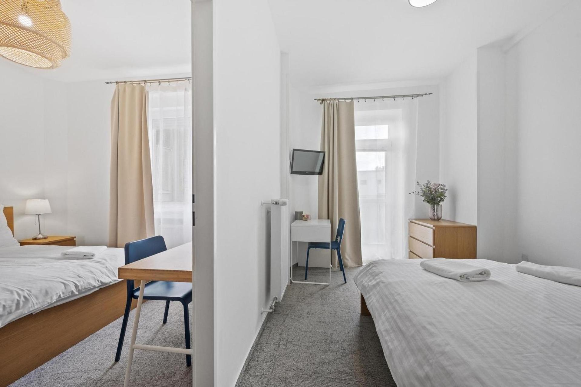 Quadruple Room with Balcony - Photo 5