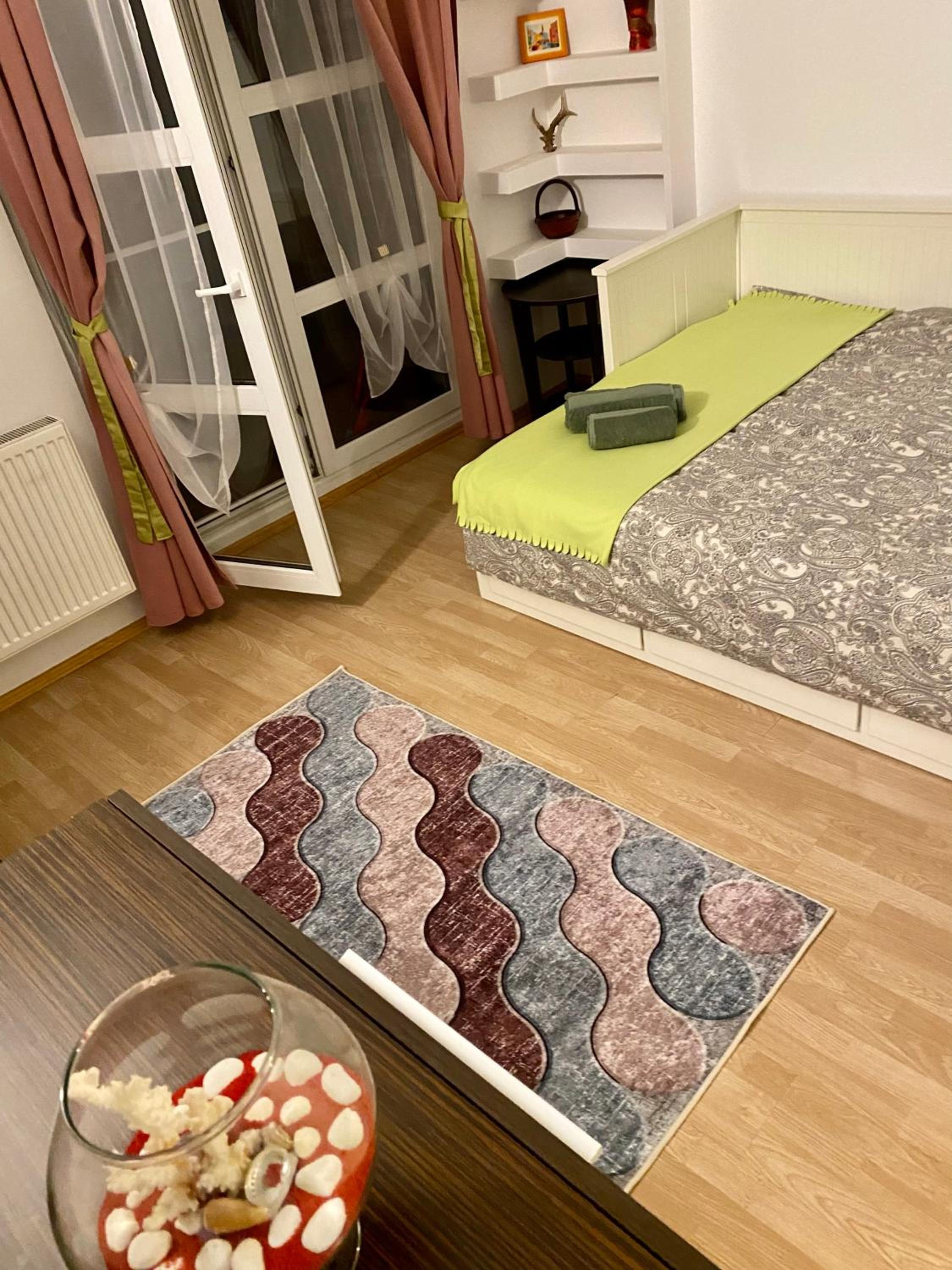 One-Bedroom Apartment - Photo 12
