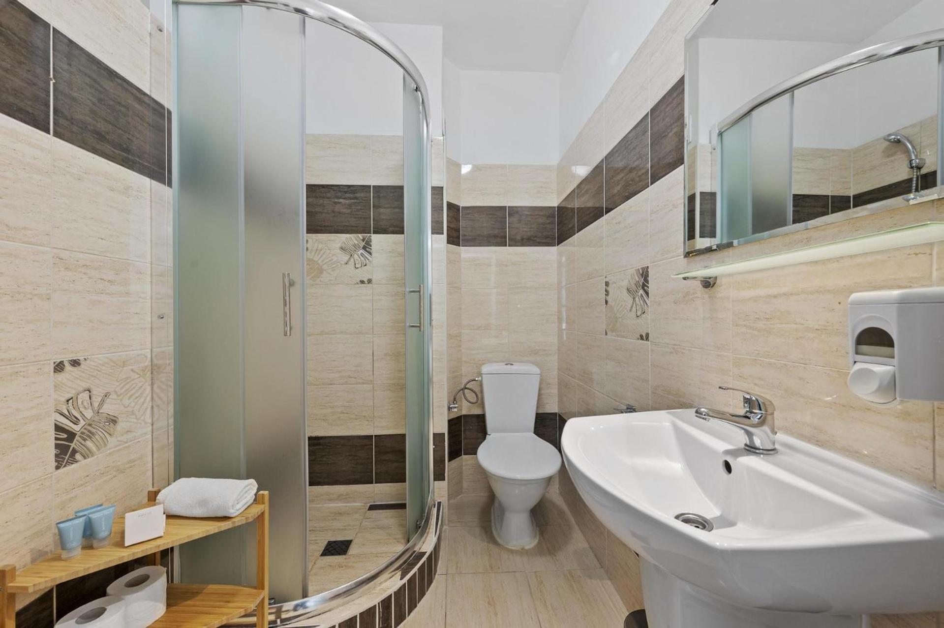 Triple Room - Photo 7