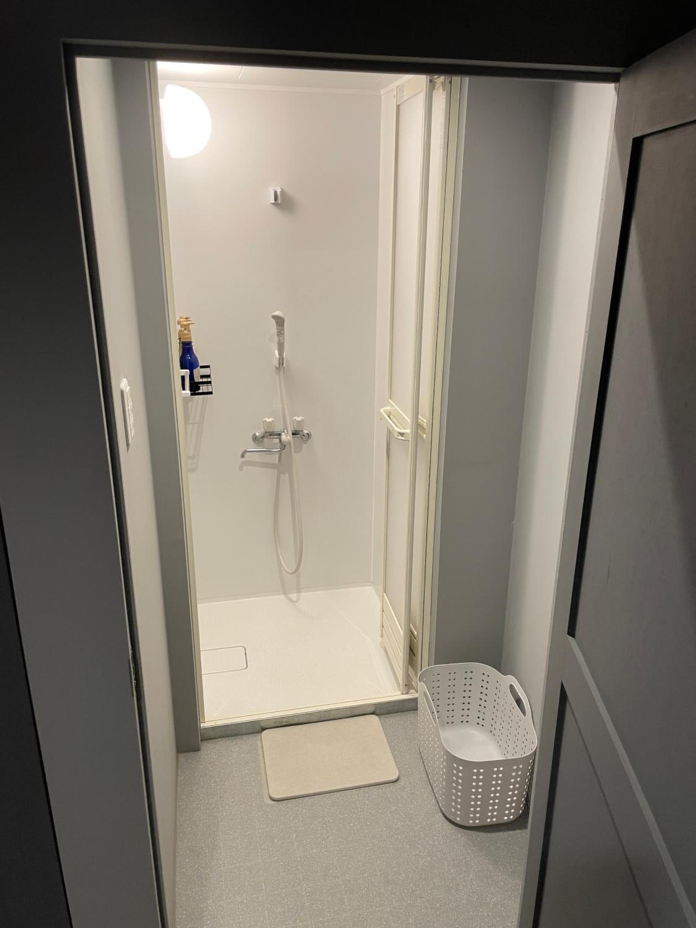 Standard Twin Room - Photo 4