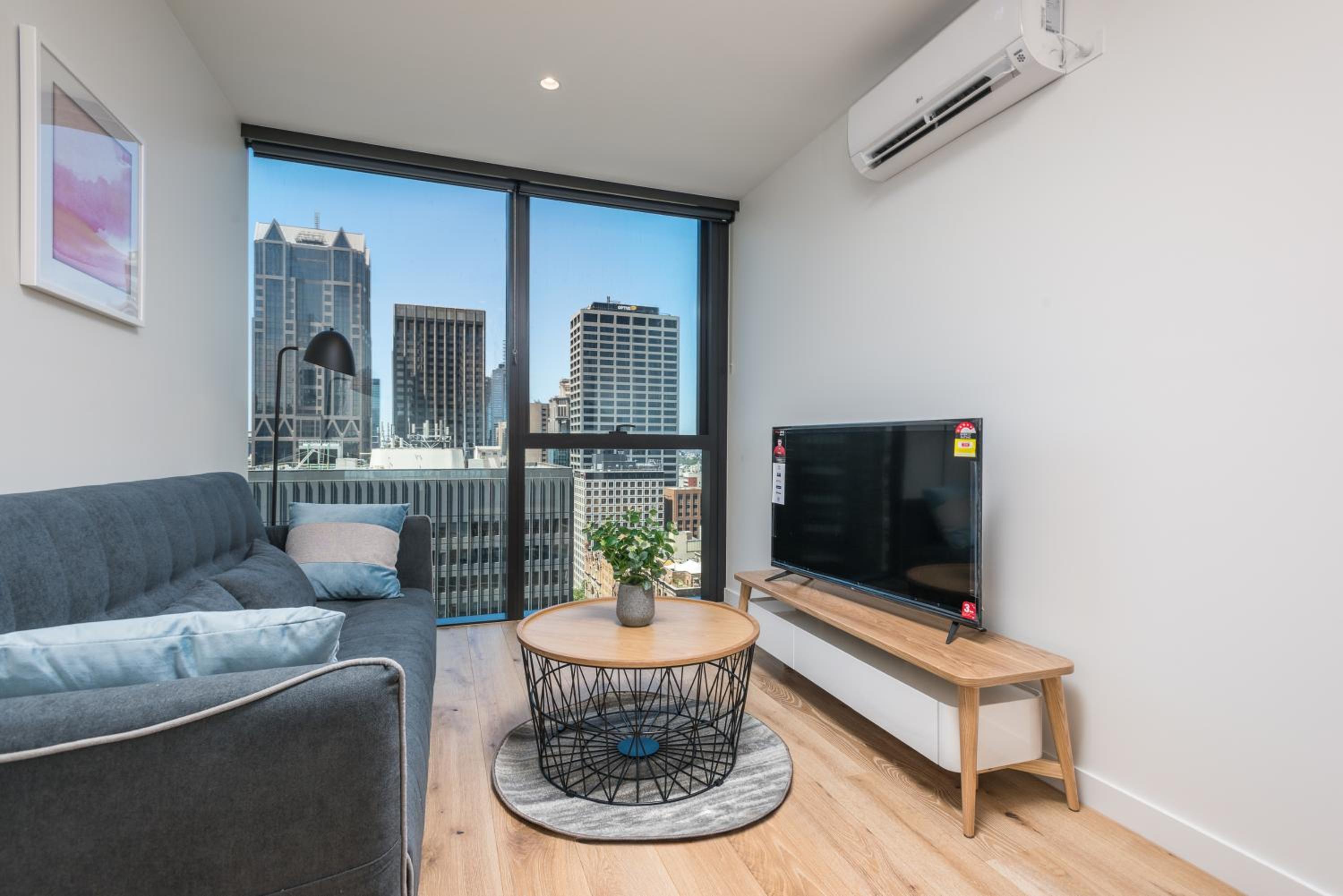 One Bedroom Apartment thumbnail 6