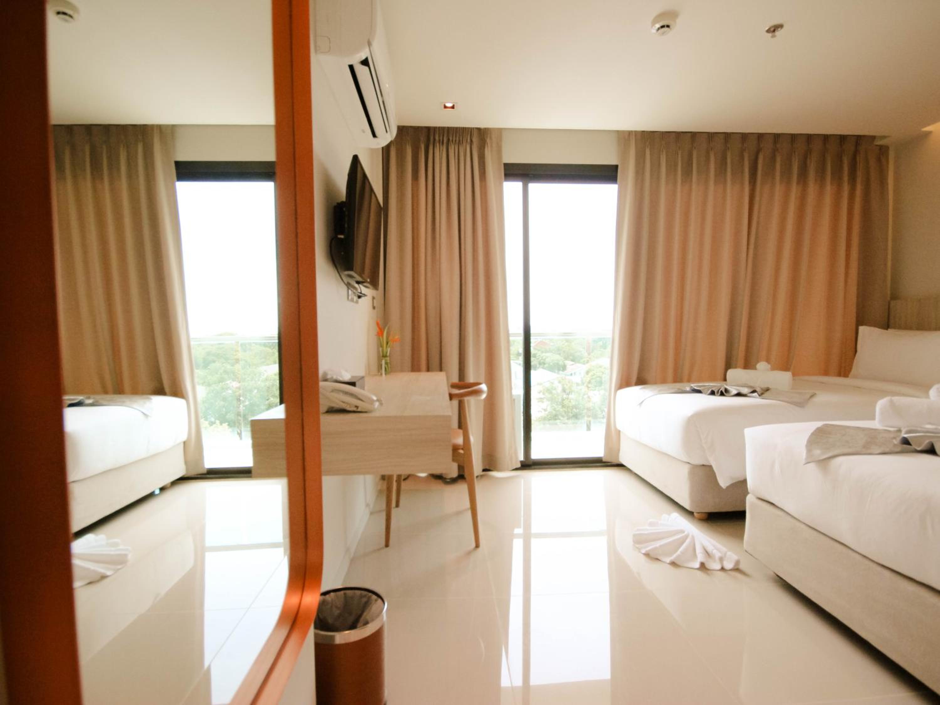 Deluxe Twin Room