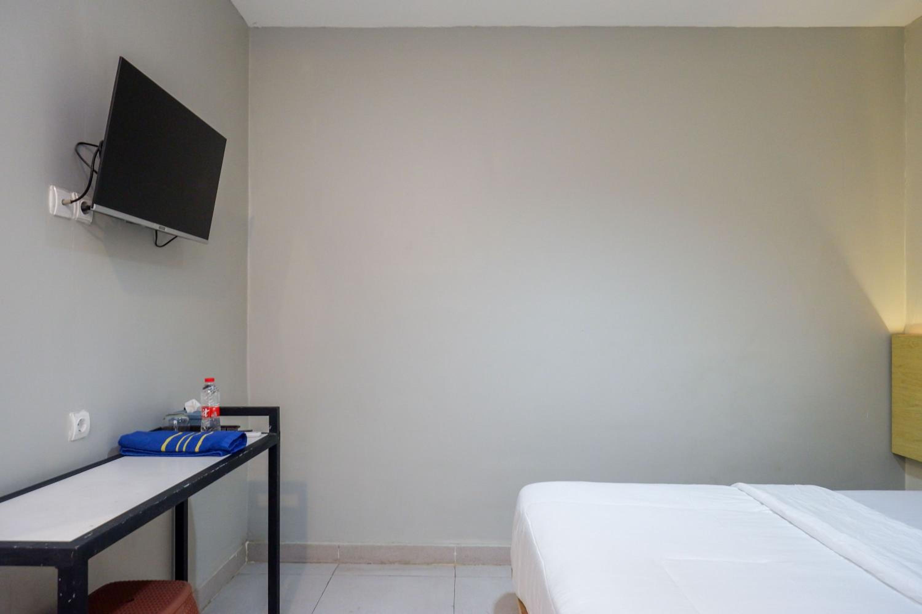 Economy Double Room photo 2