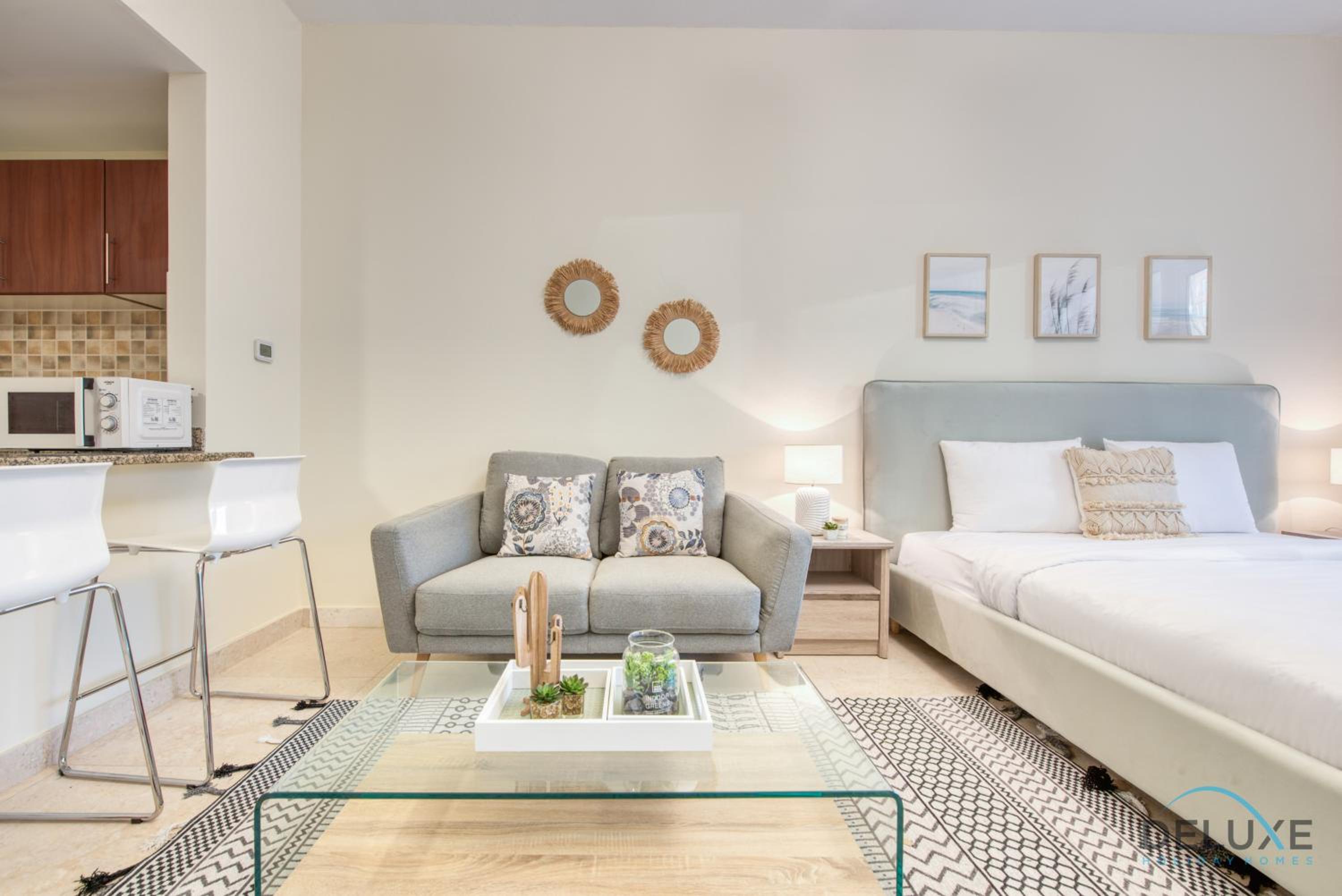 Studio Apartment photo 1