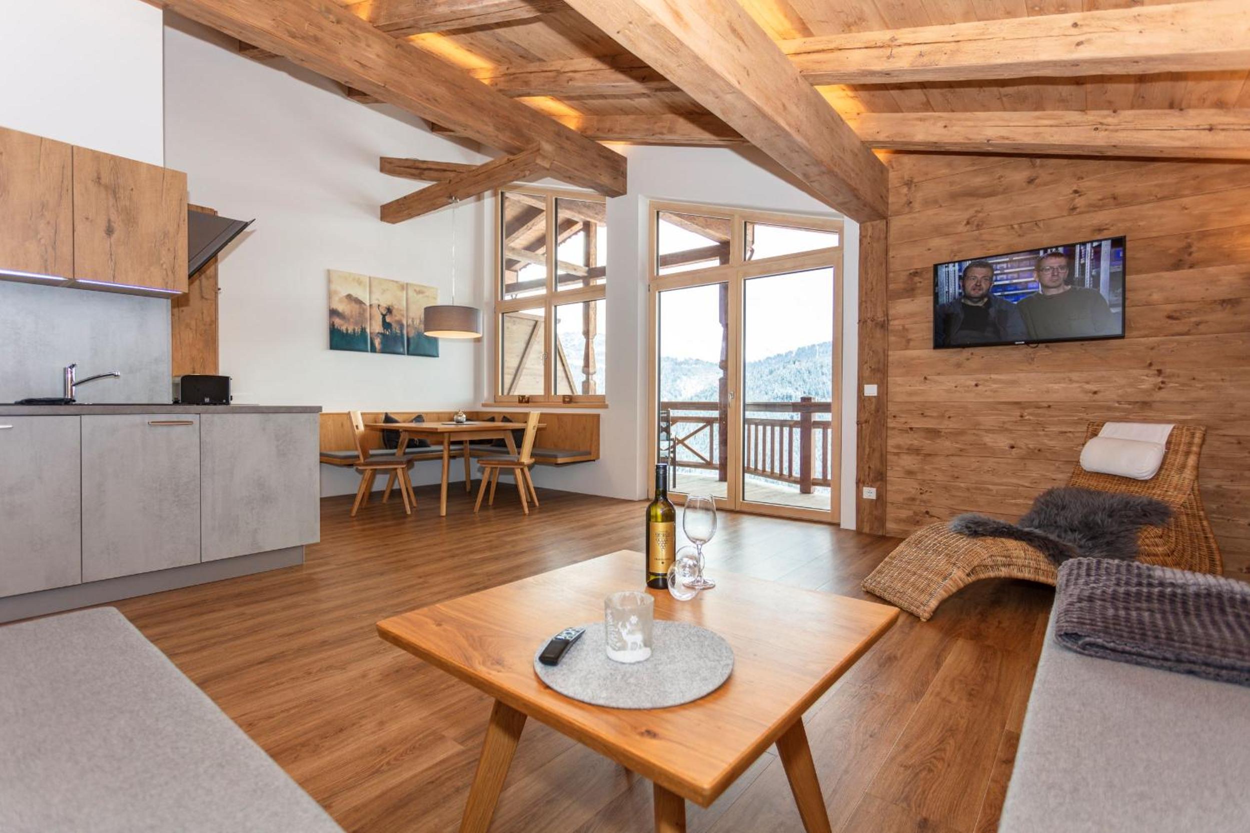 Apartment with Mountain View photo 2