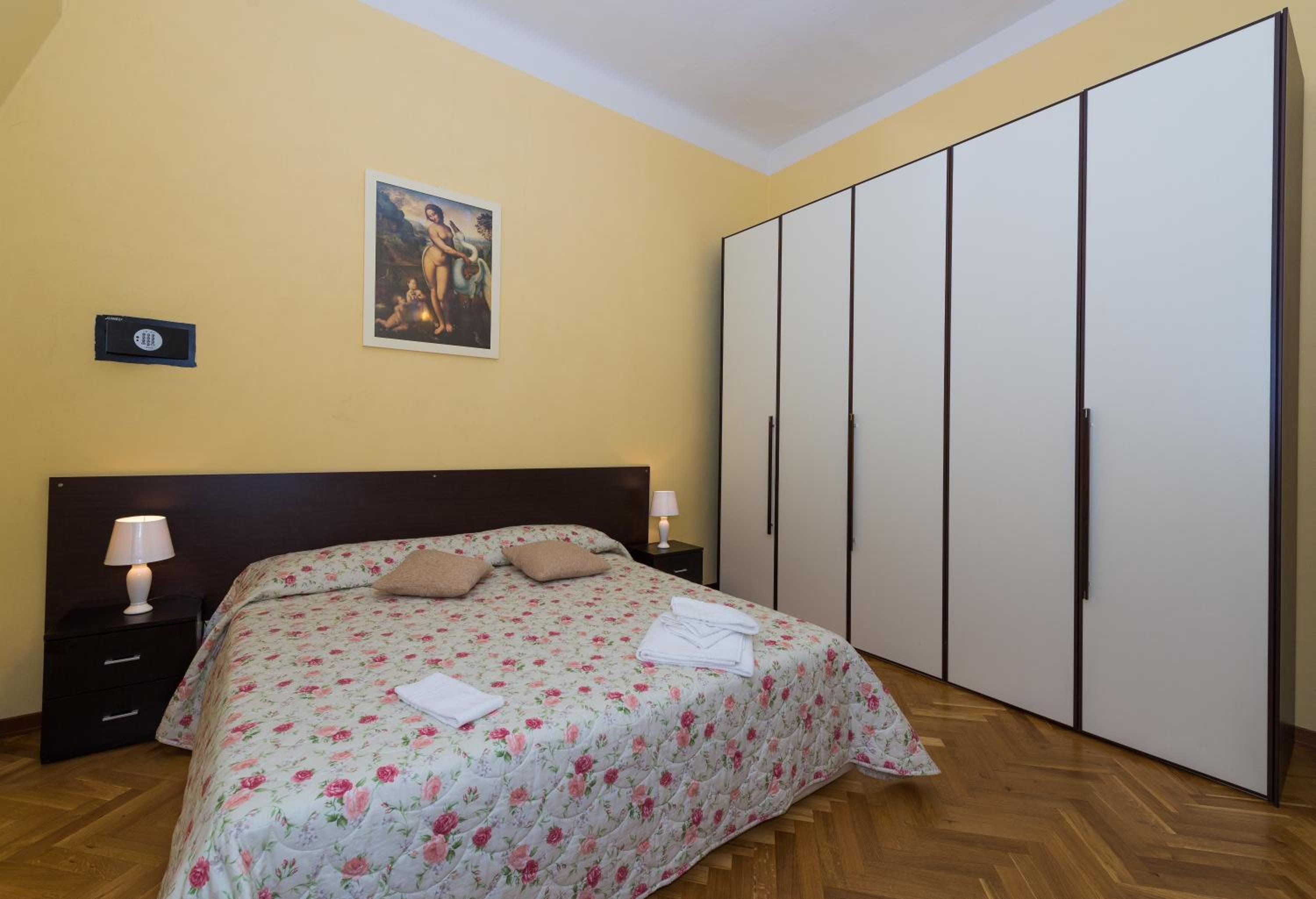 Apartment With Terrace photo 2