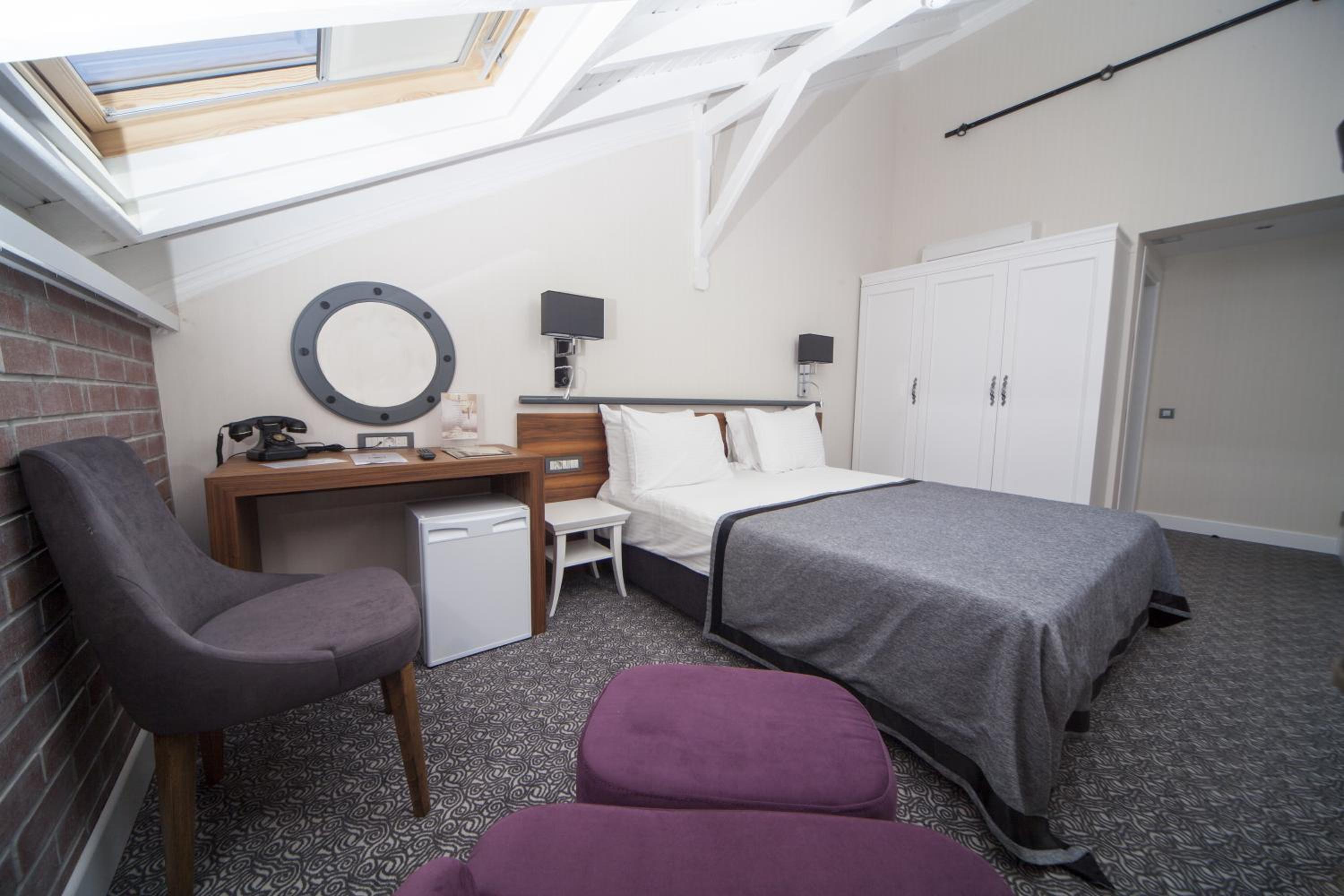 Roof Deluxe Double Room with City View