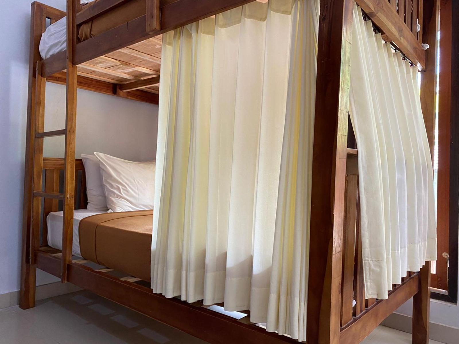Bed in 10-Bed Mixed Dormitory Room photo 3