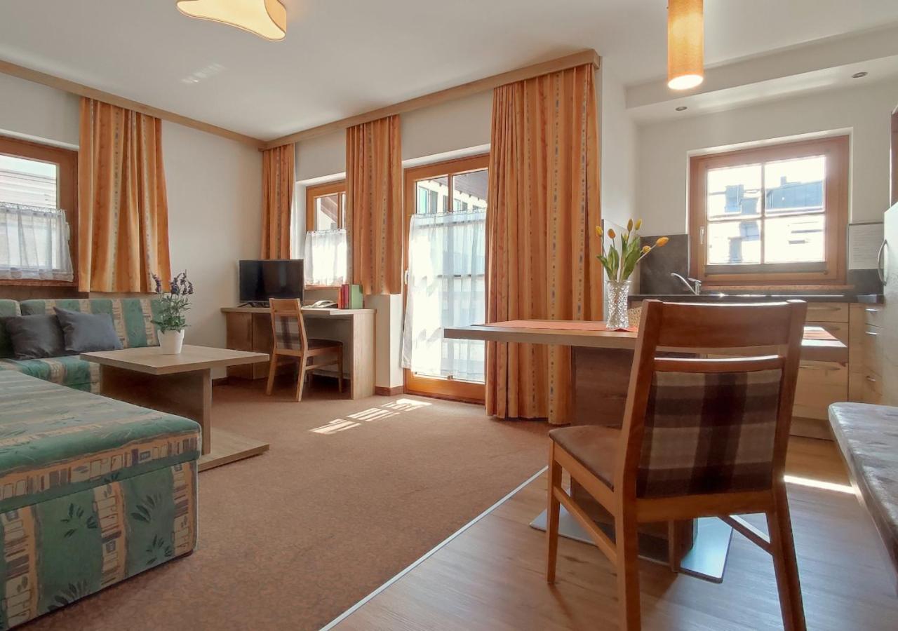 Large Apartment with Balcony (2-4 People) photo 3