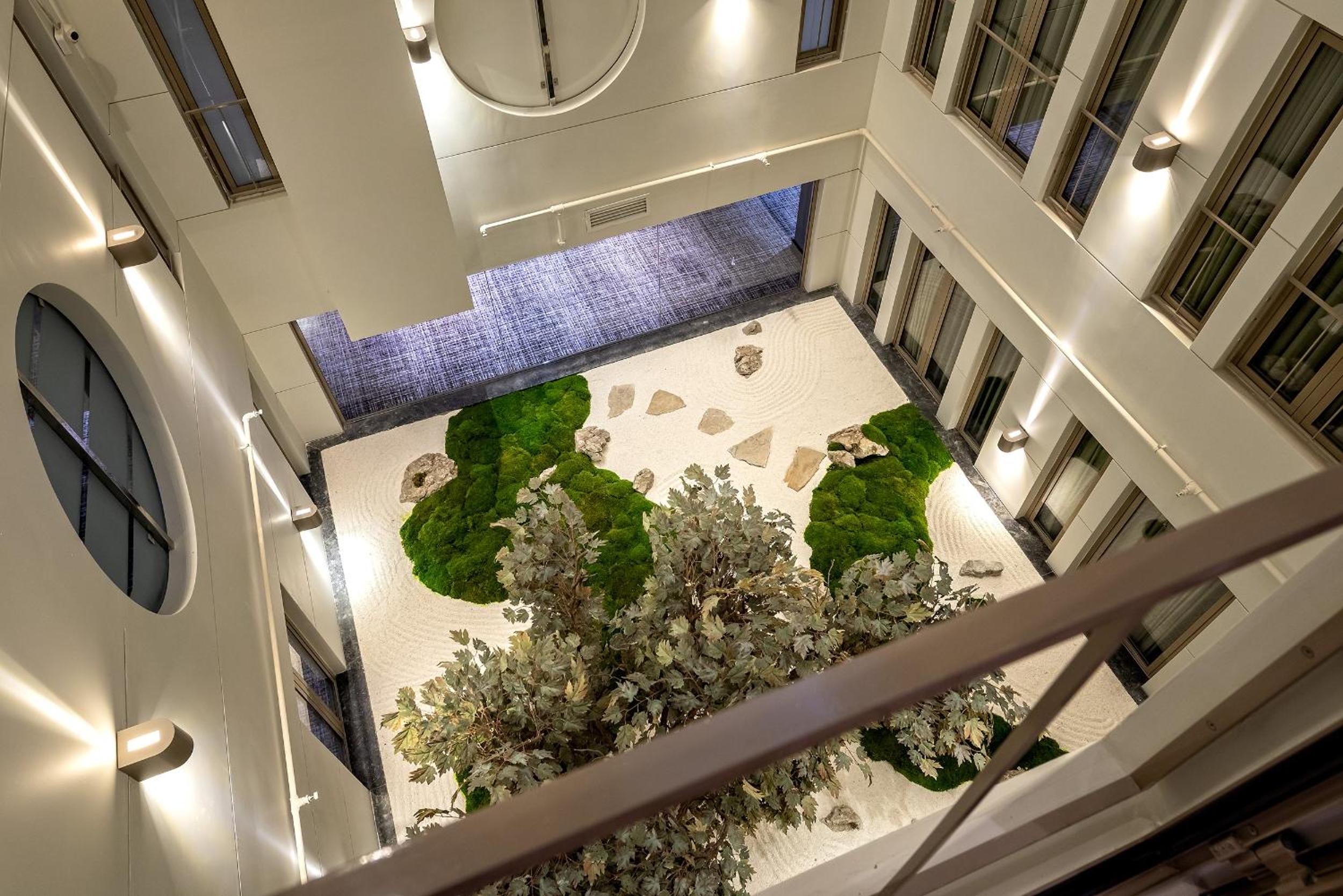 Atrium Superior Twin Room