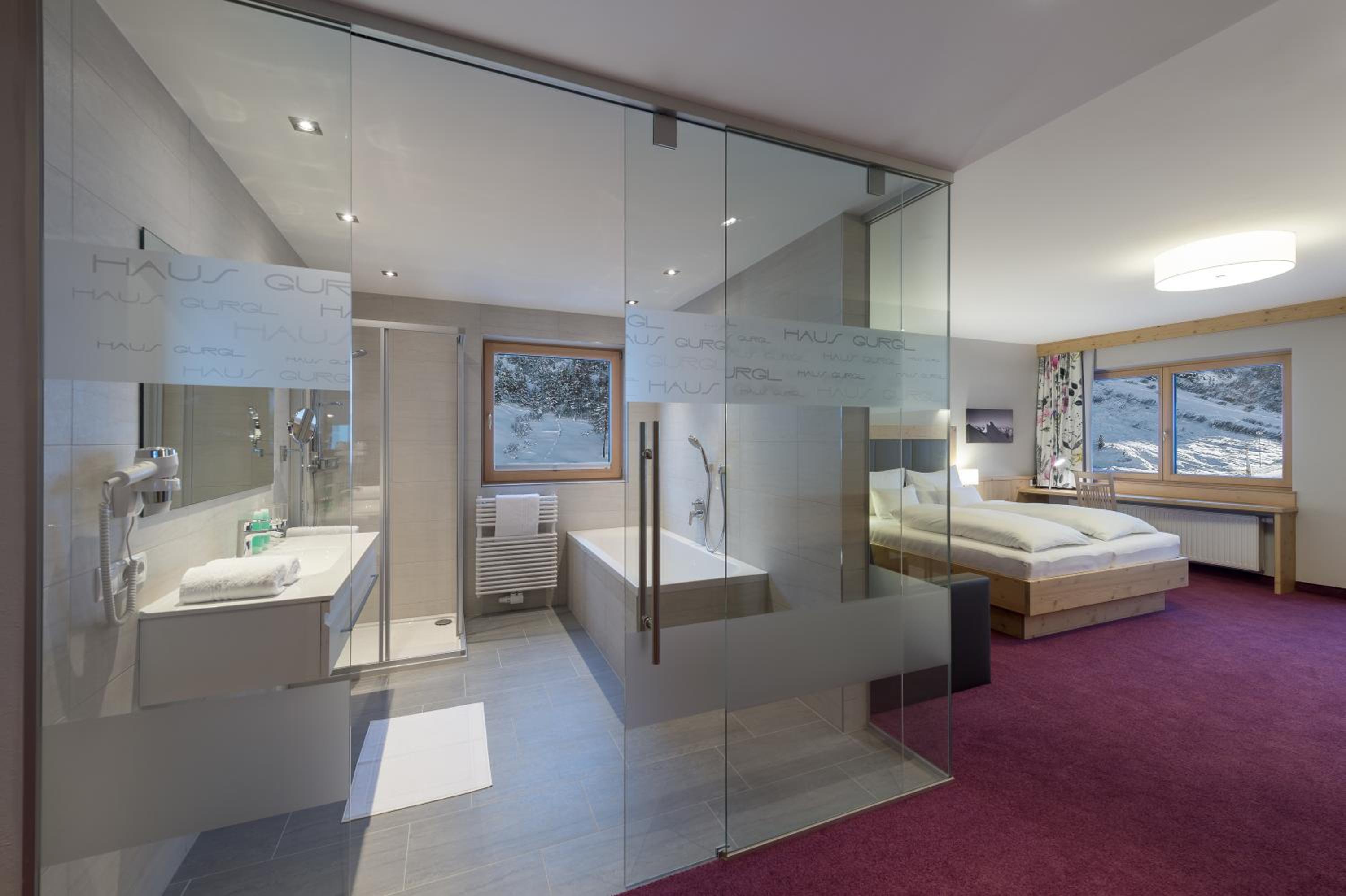 Superior Double Room with Balcony 42m2 photo 2