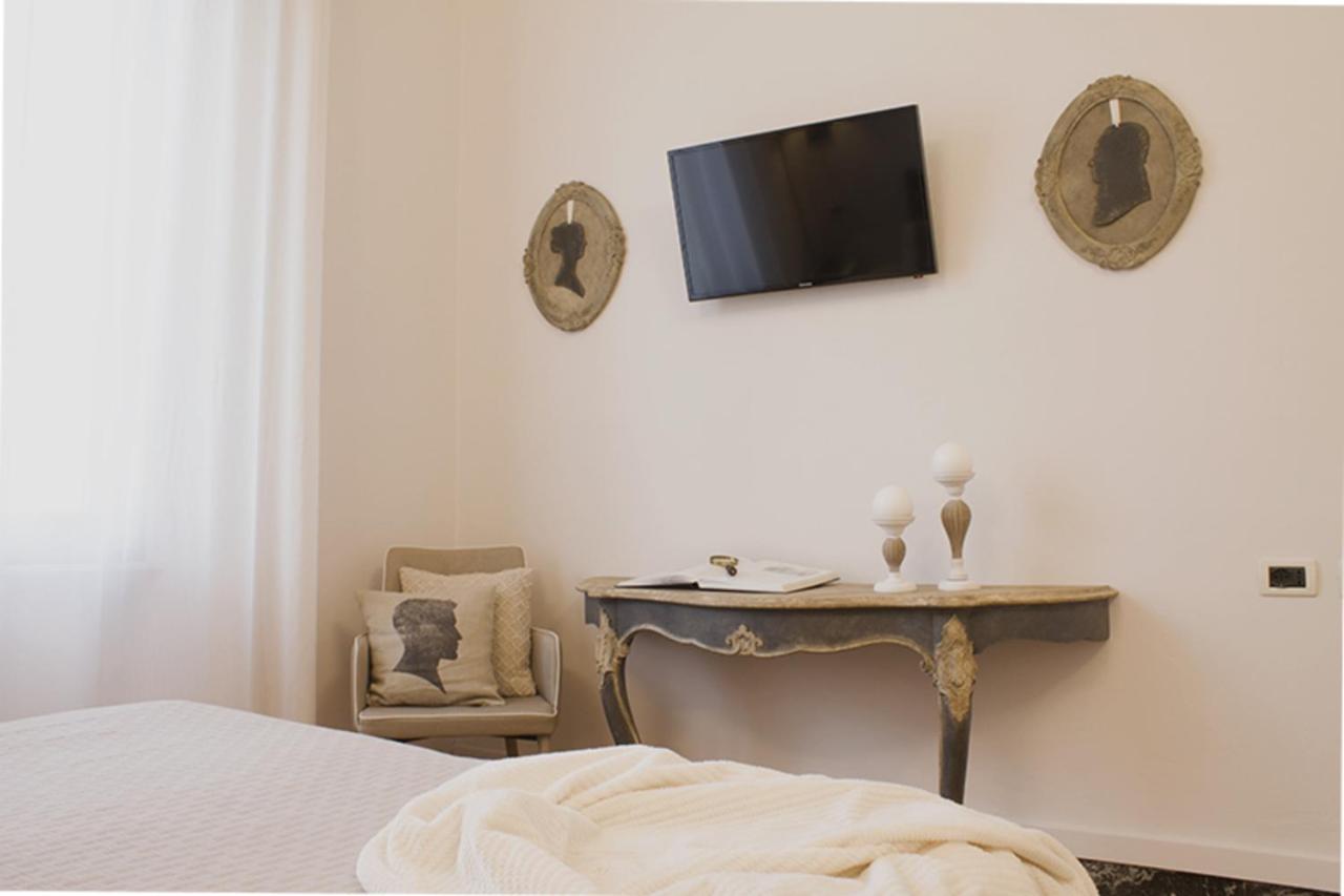 Triple Room - Photo 11