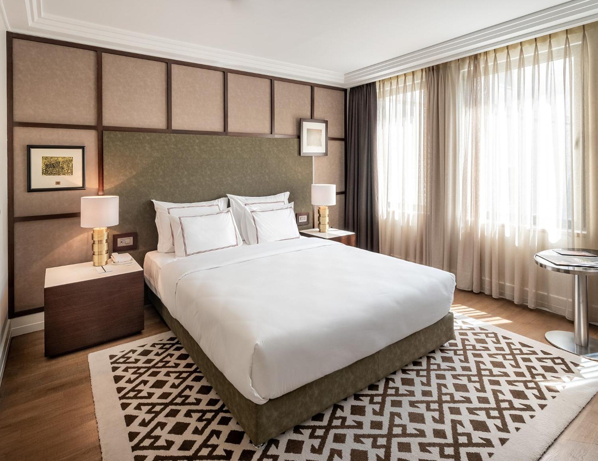 Superior King Room