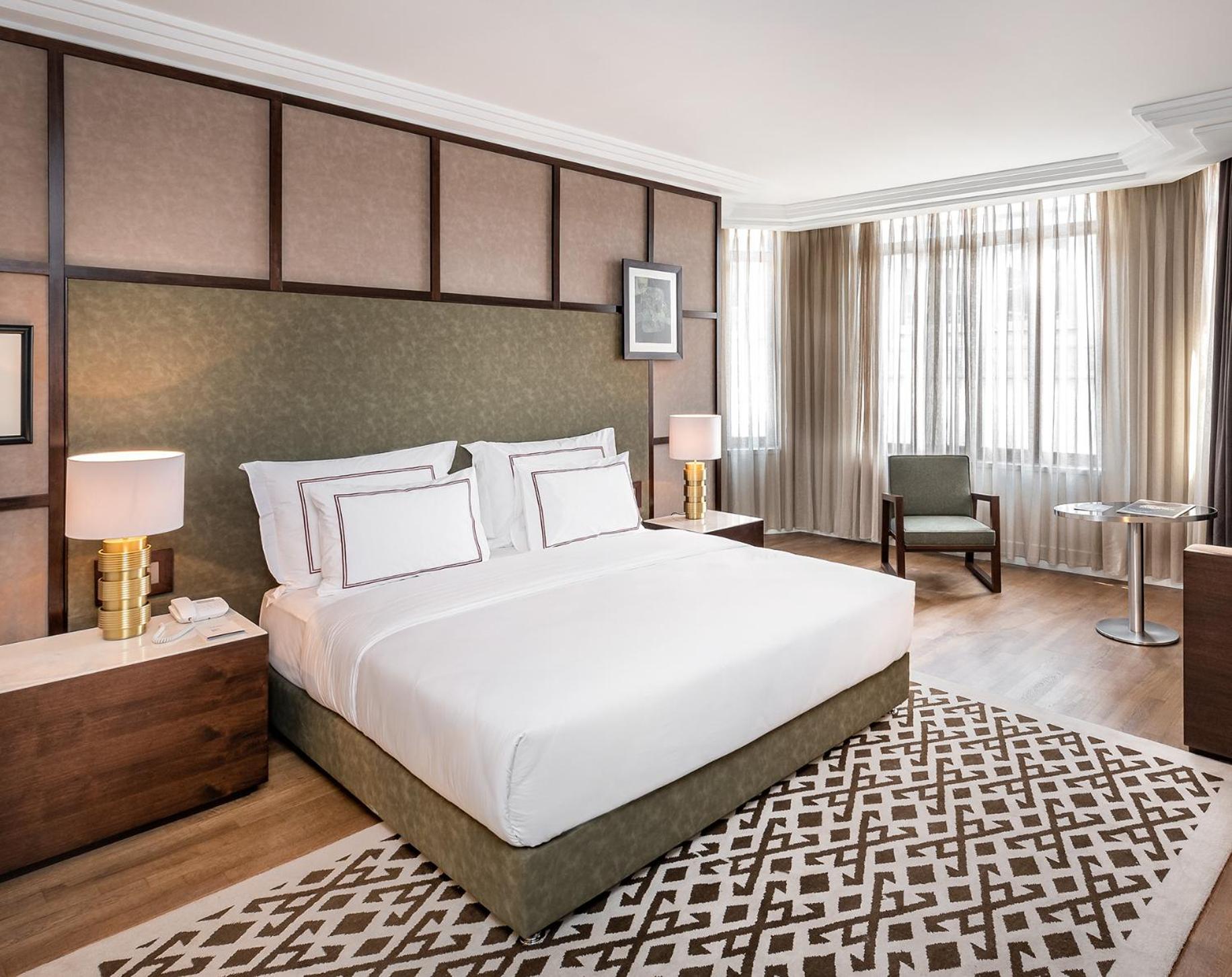 Deluxe King Room