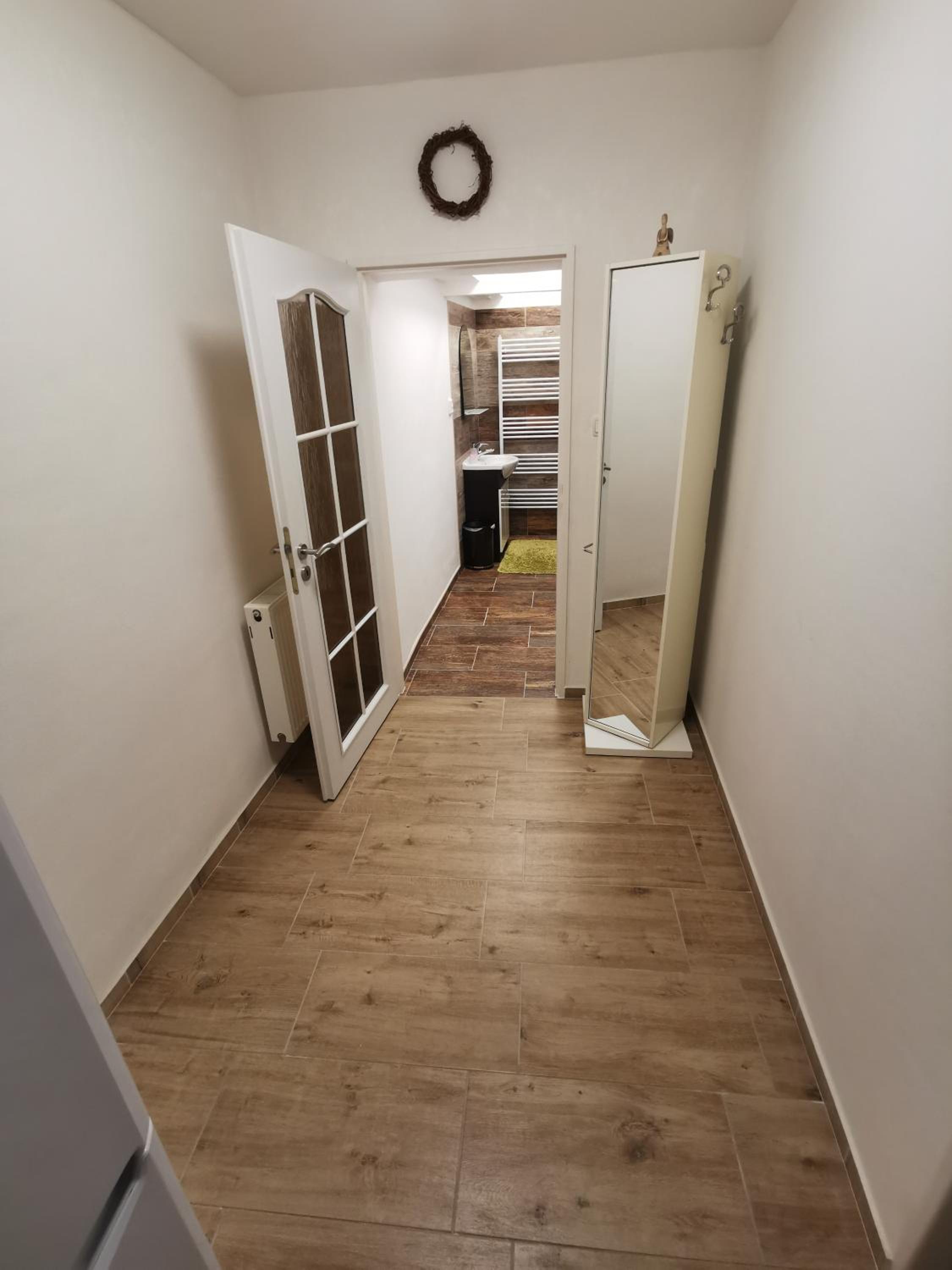 Two-Bedroom Apartment - Photo 5