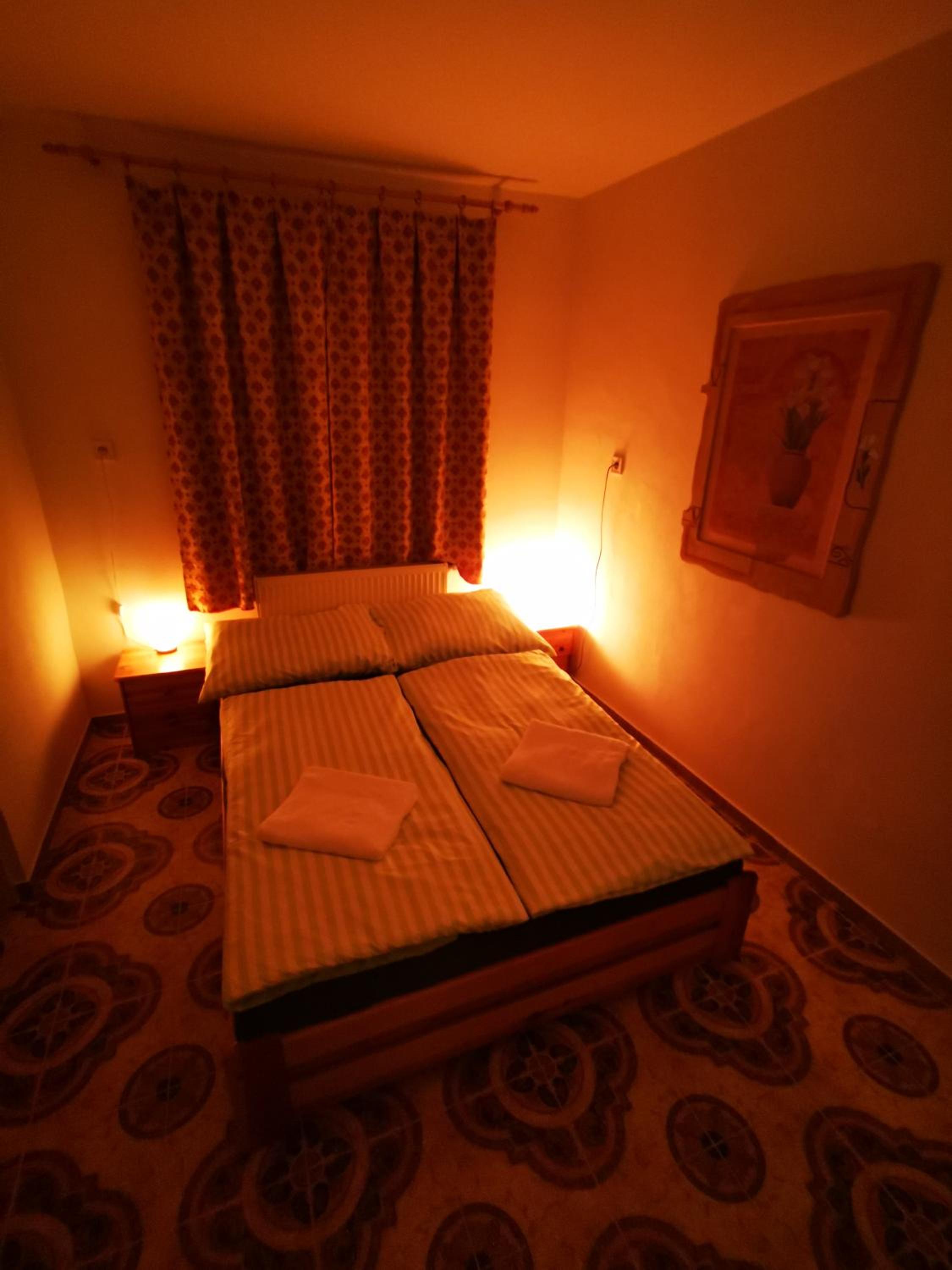 Two-Bedroom Apartment - Photo 2