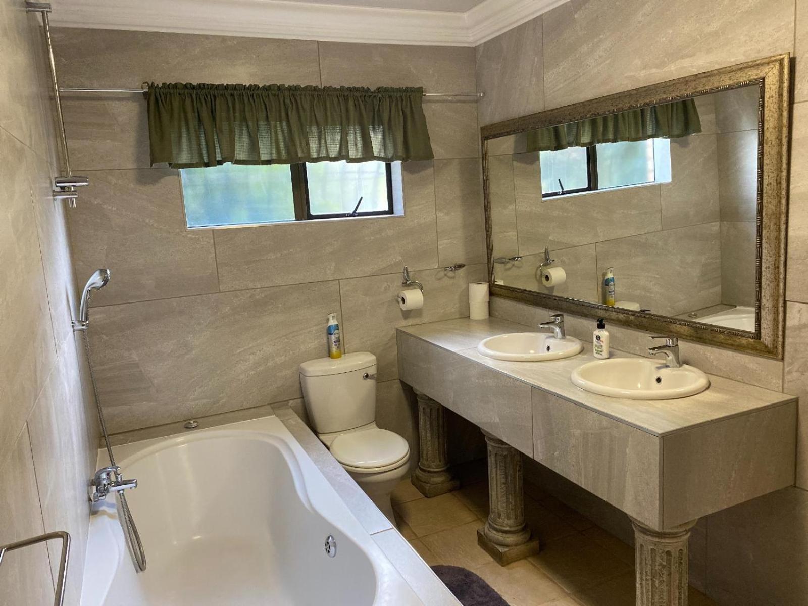 Superior Triple Room photo 3