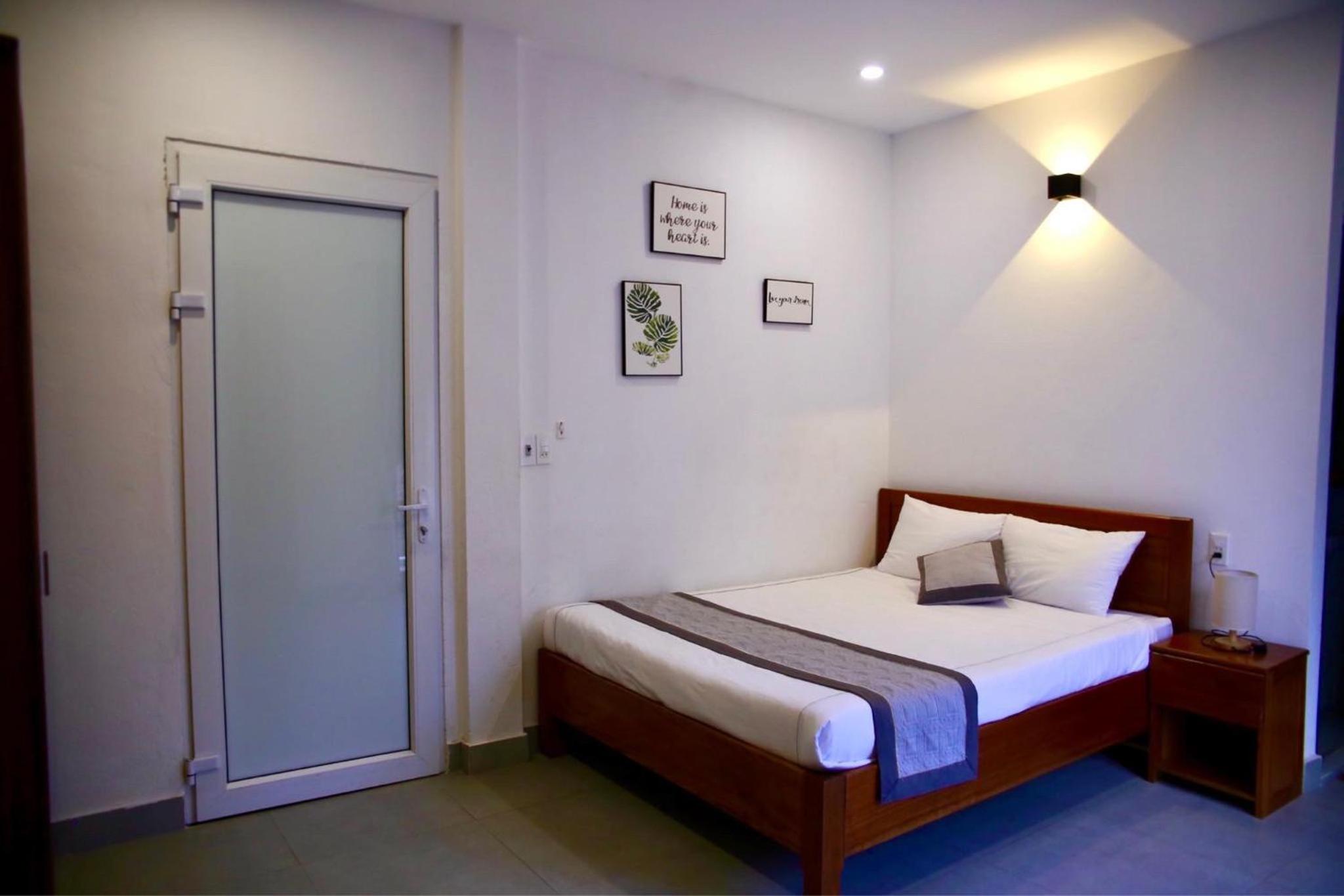 Deluxe Double Room with Balcony - Photo 3