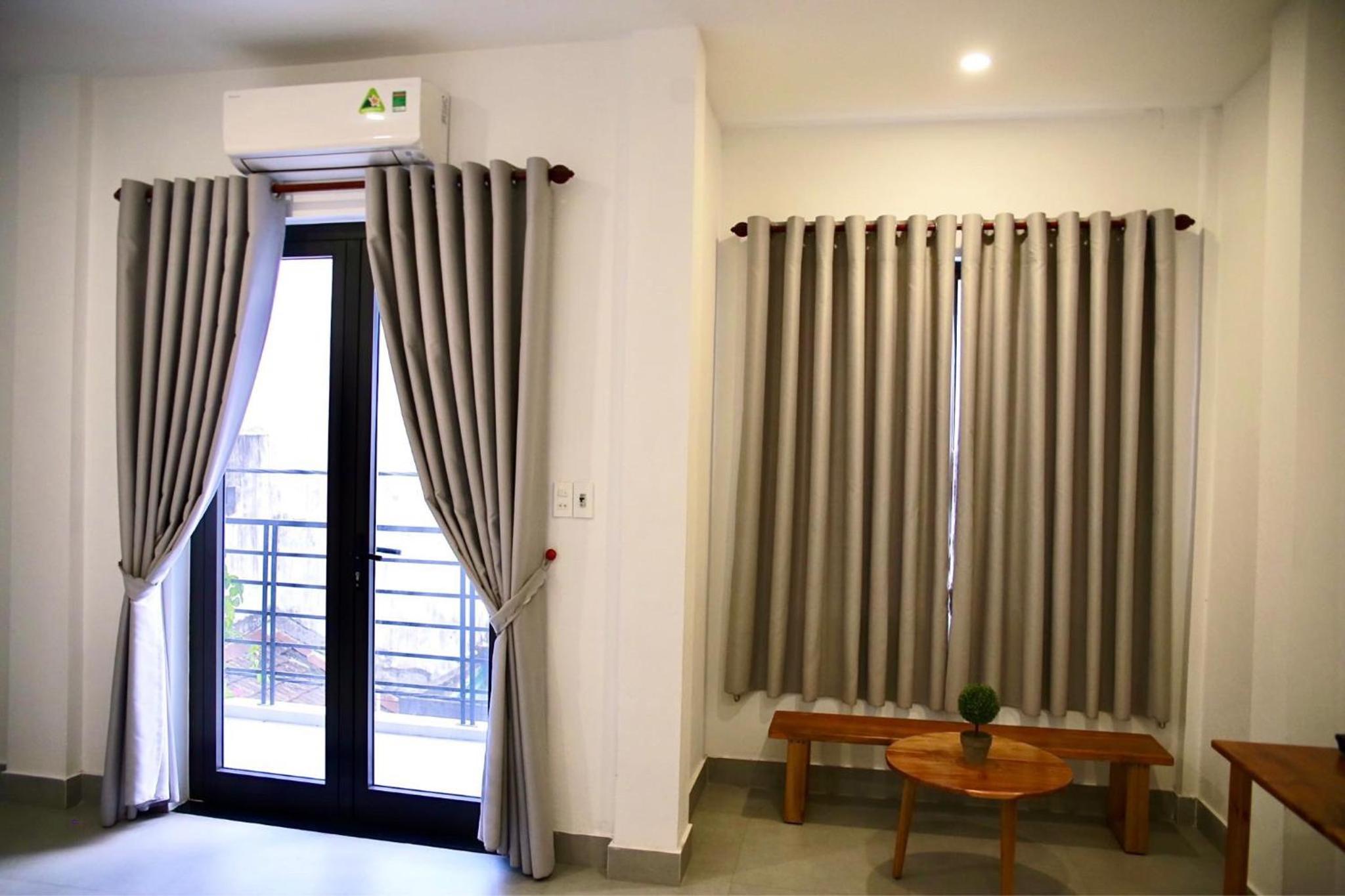Deluxe Double Room with Balcony - Photo 4