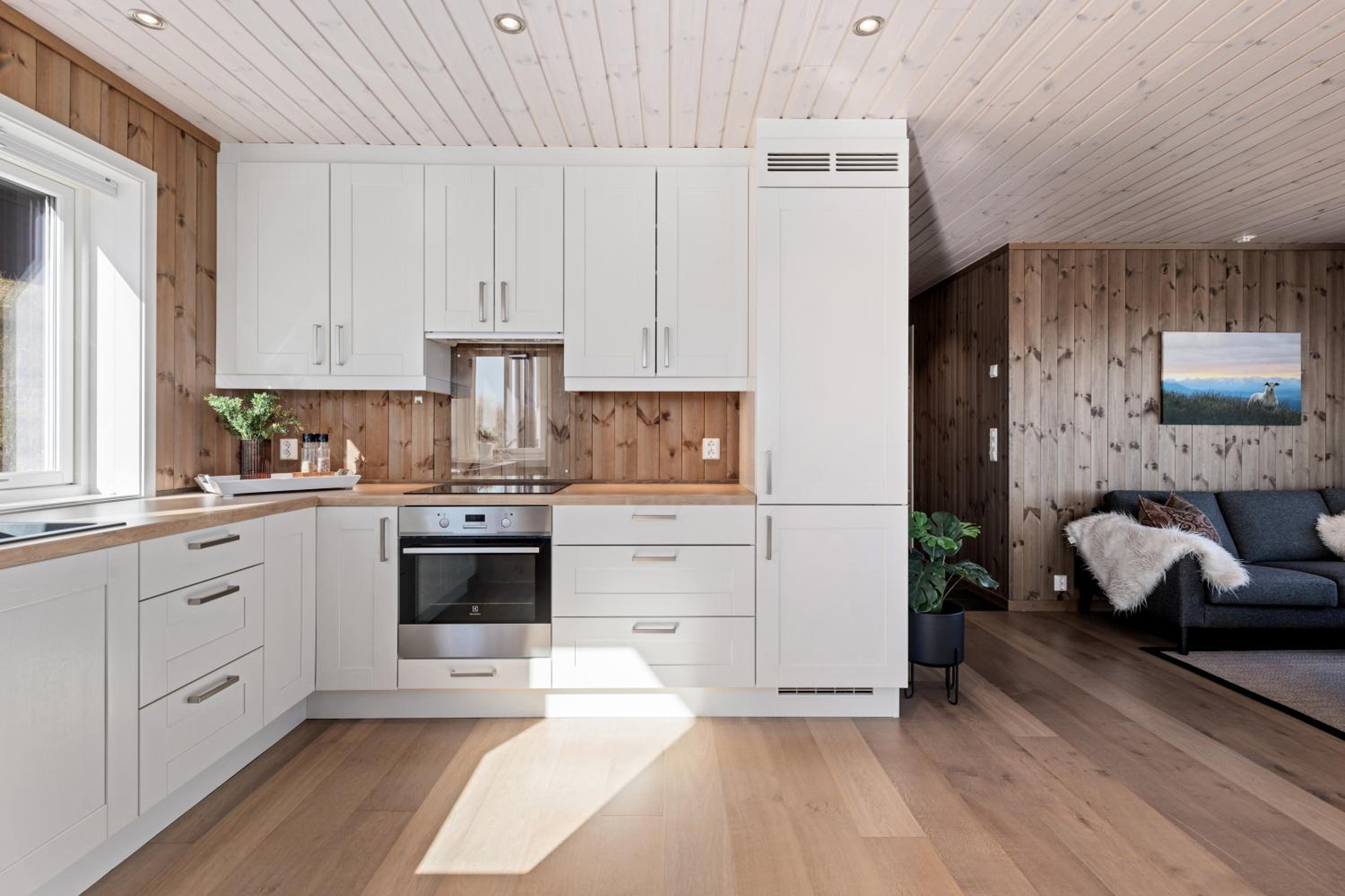 Three-Bedroom Apartment - Photo 9