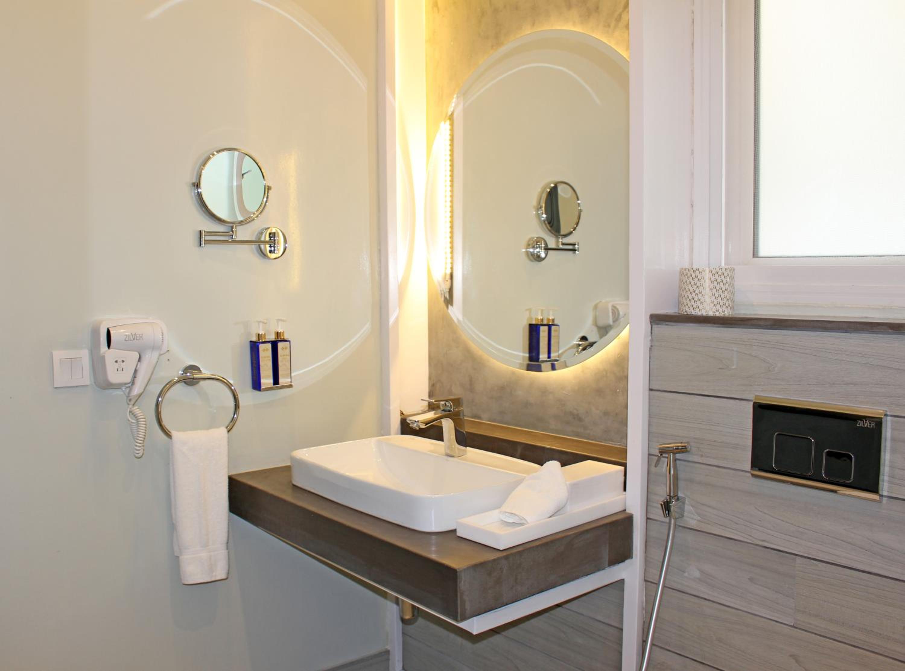 Executive Room - Photo 4