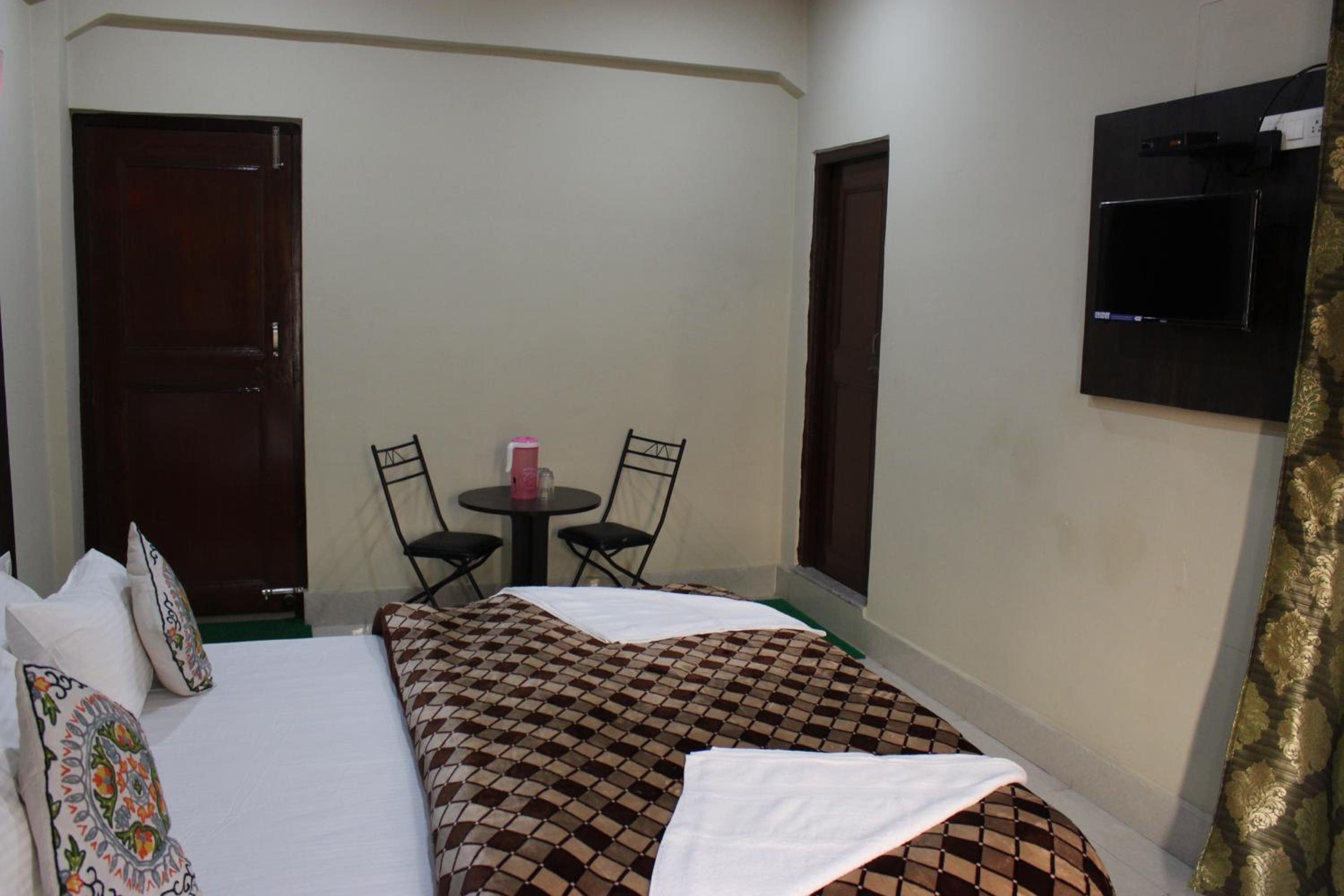 Classic Triple Room - Photo 2