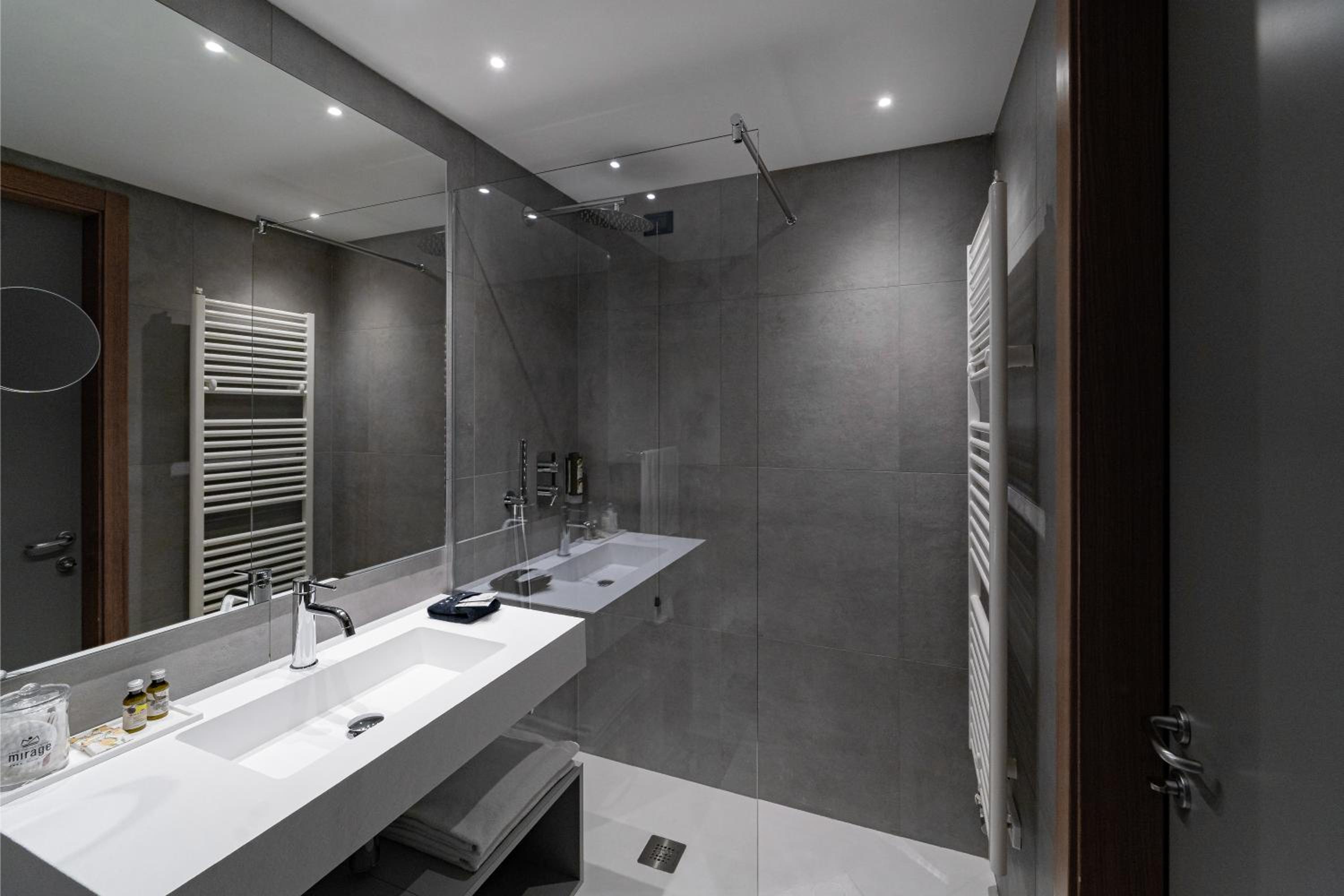 Comfort Triple Room - Photo 18