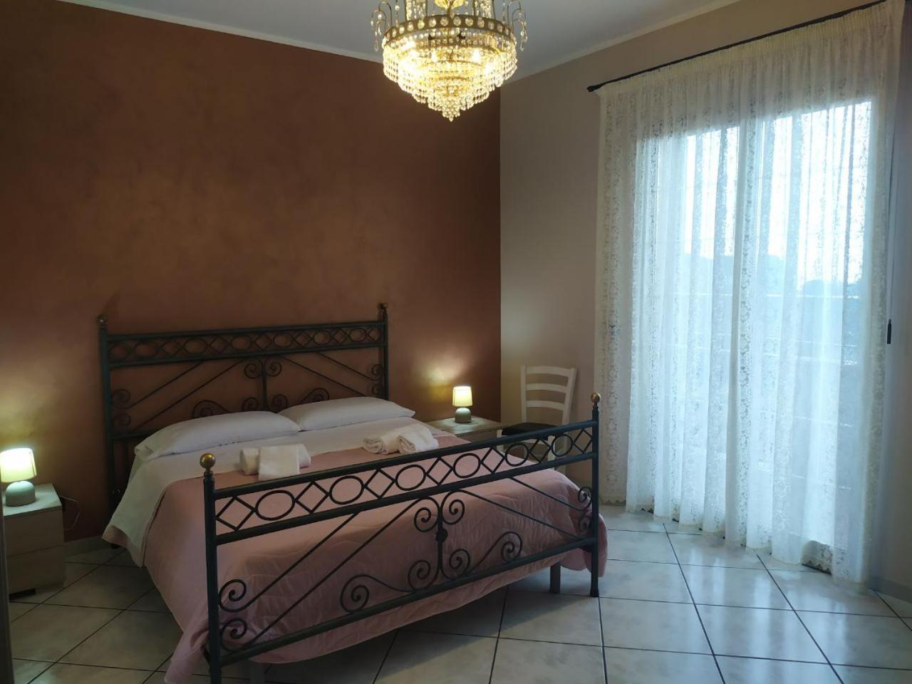 Double Room with Private Bathroom - Photo 6