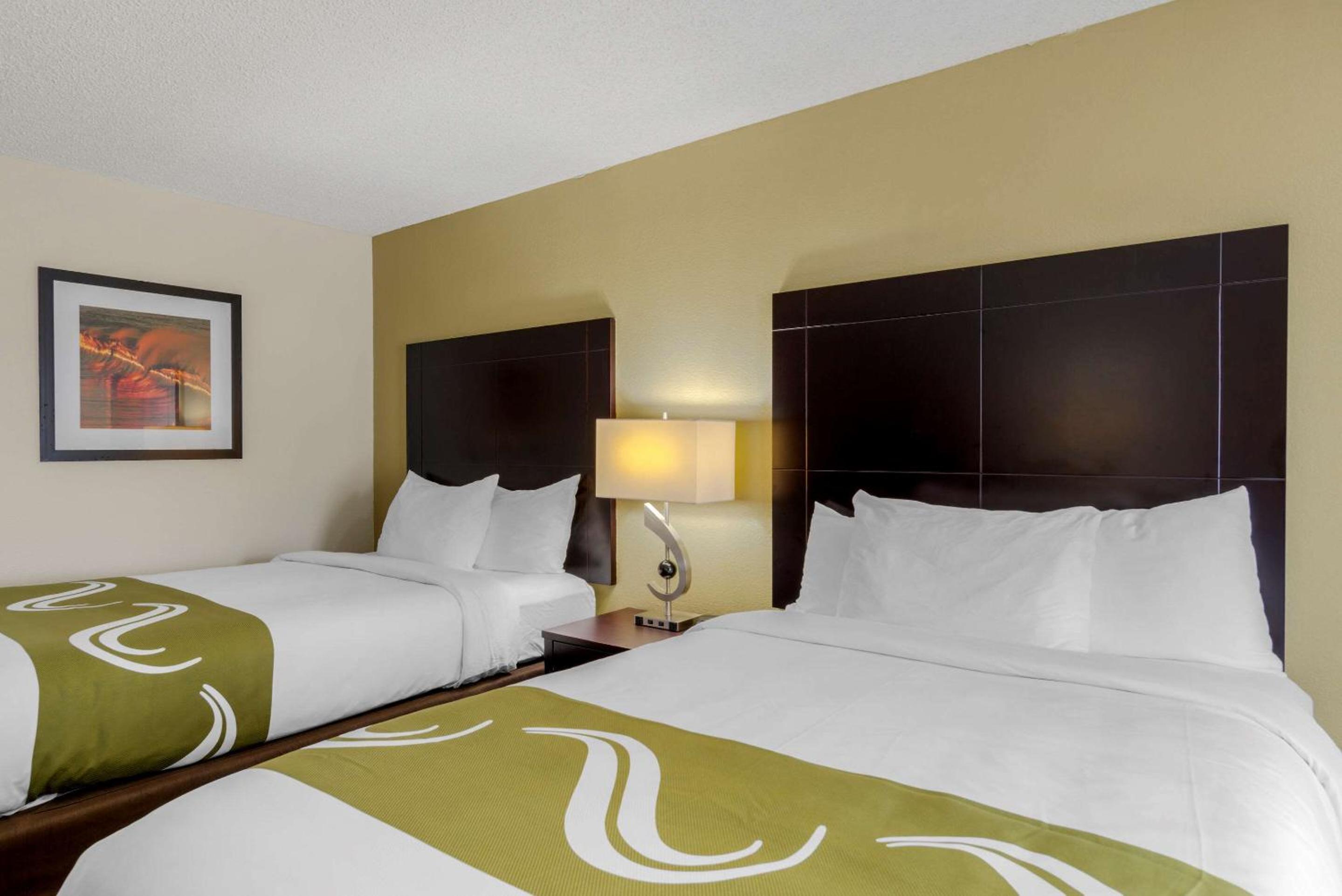 Double Room with Two Double Beds - Smoking - Photo 4
