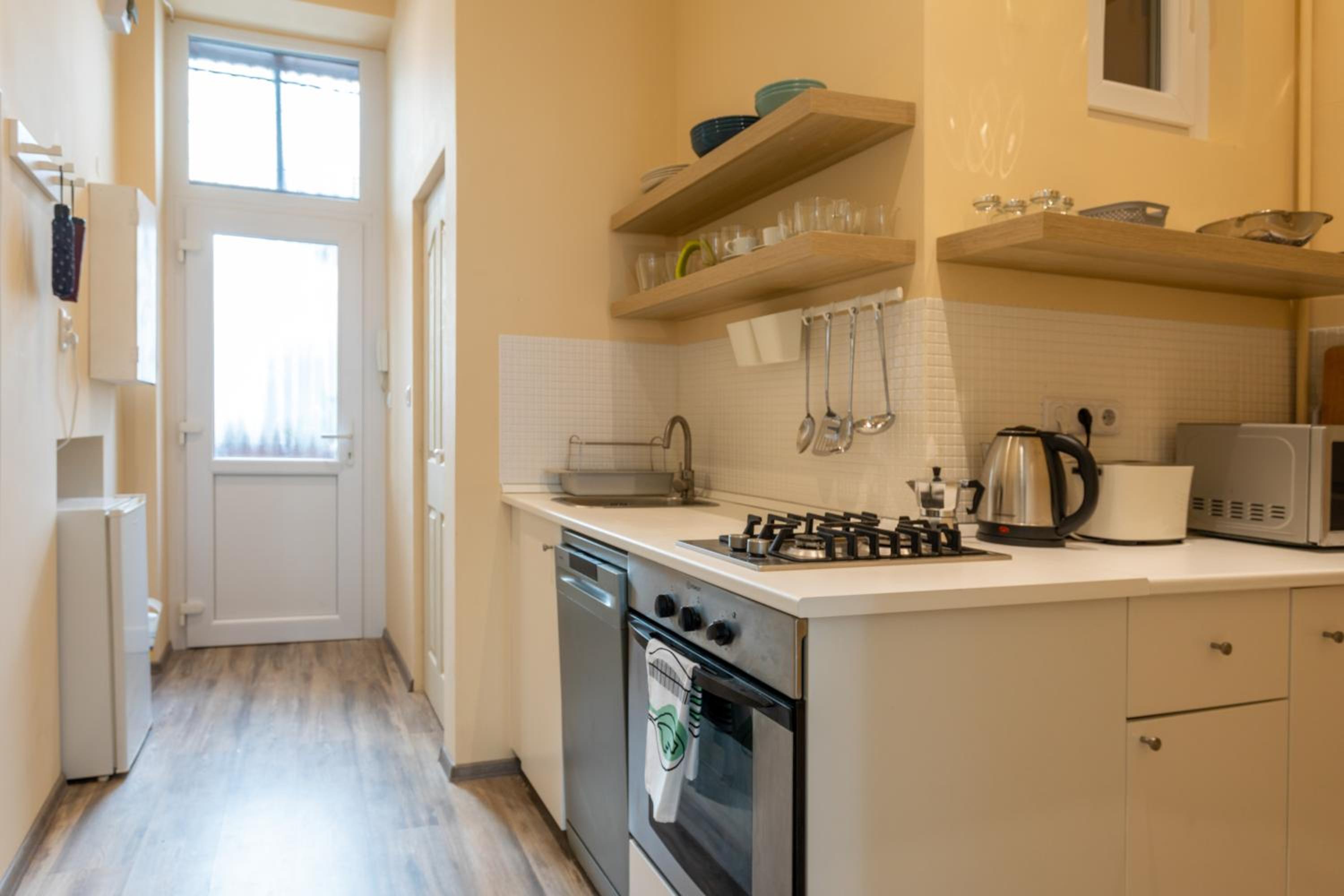 One-Bedroom Apartment - Photo 4