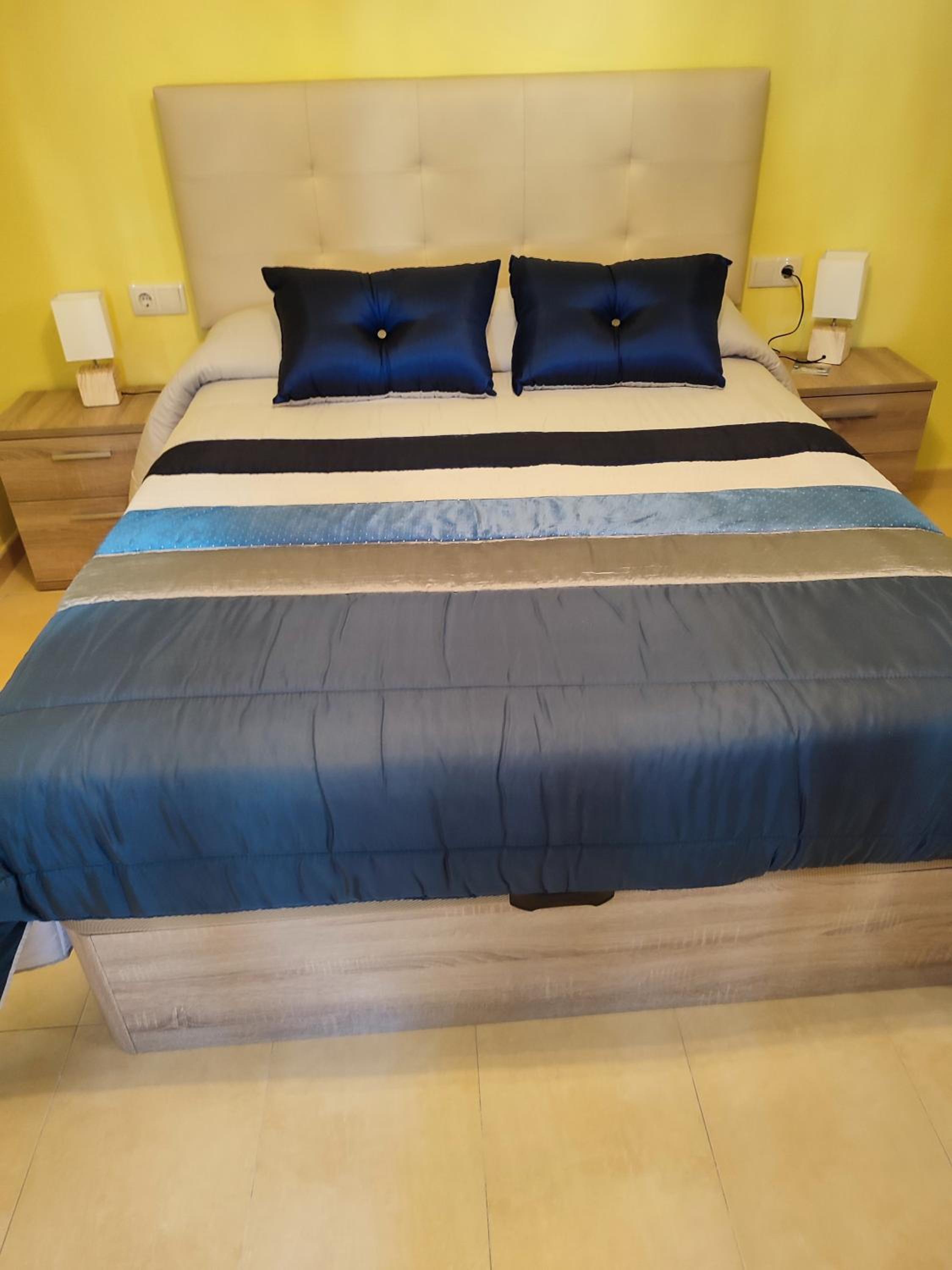Double Room with Private Bathroom - Photo 1