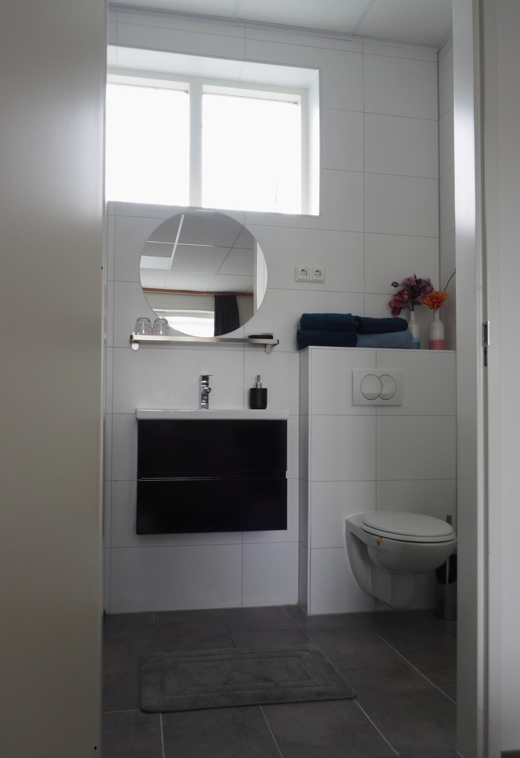 Double Room with Private Bathroom - Photo 7