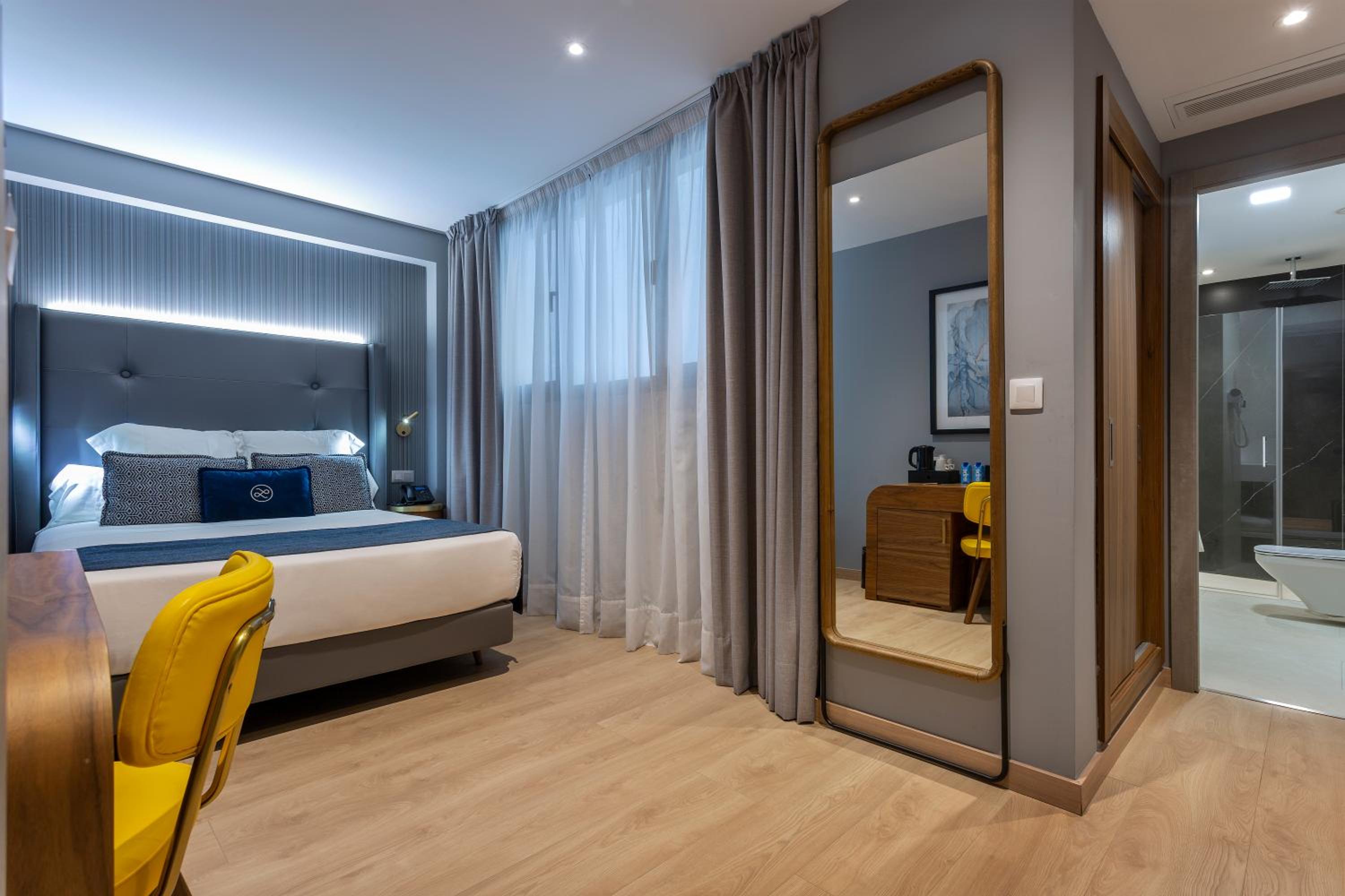 Interior Double Room Single Use