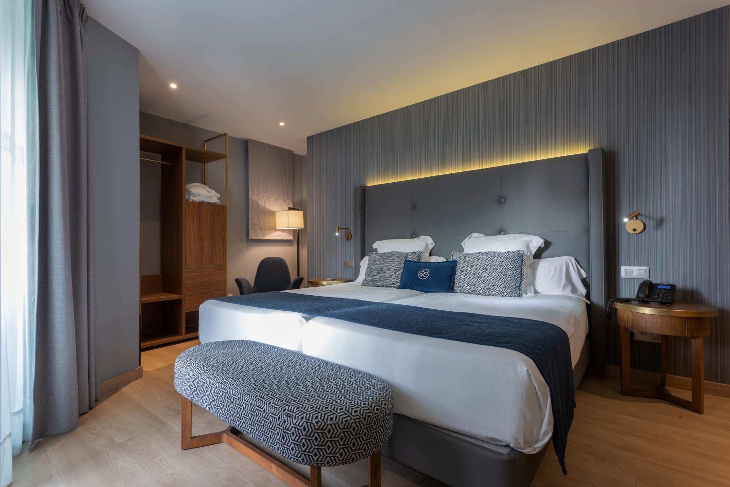 Premium Double Room with Terrace thumbnail 5