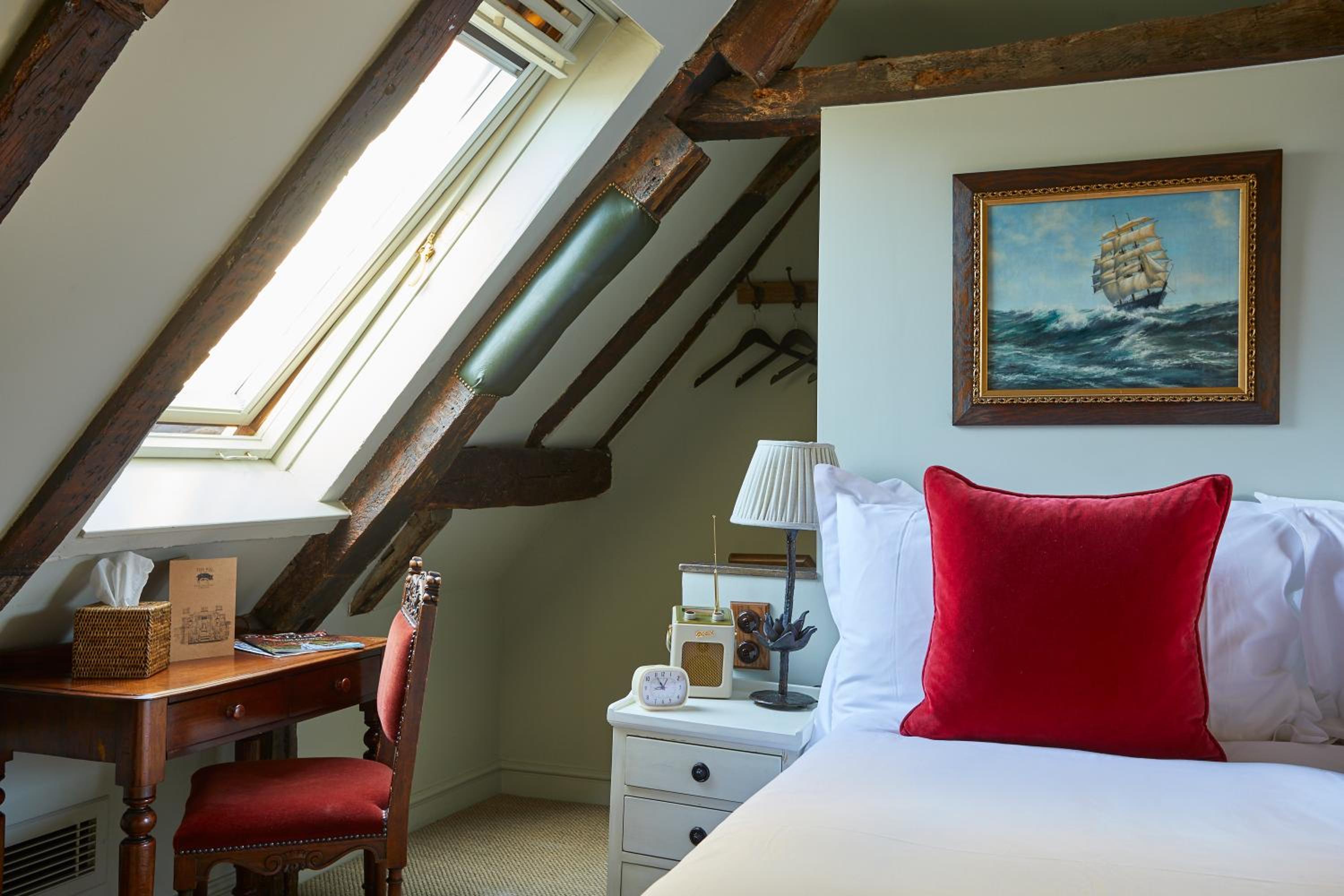 Standard King Room photo 2
