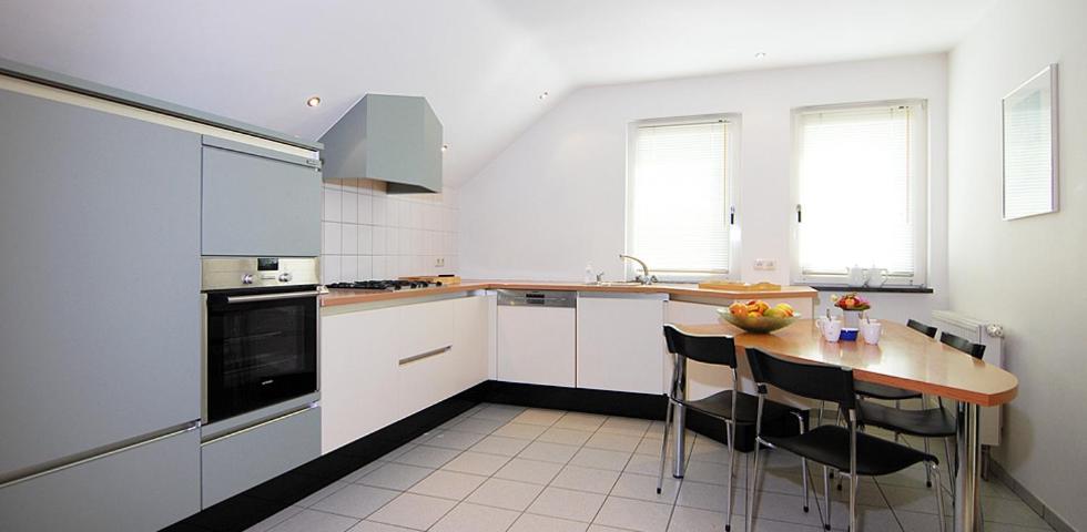 Four-Bedroom House photo 3