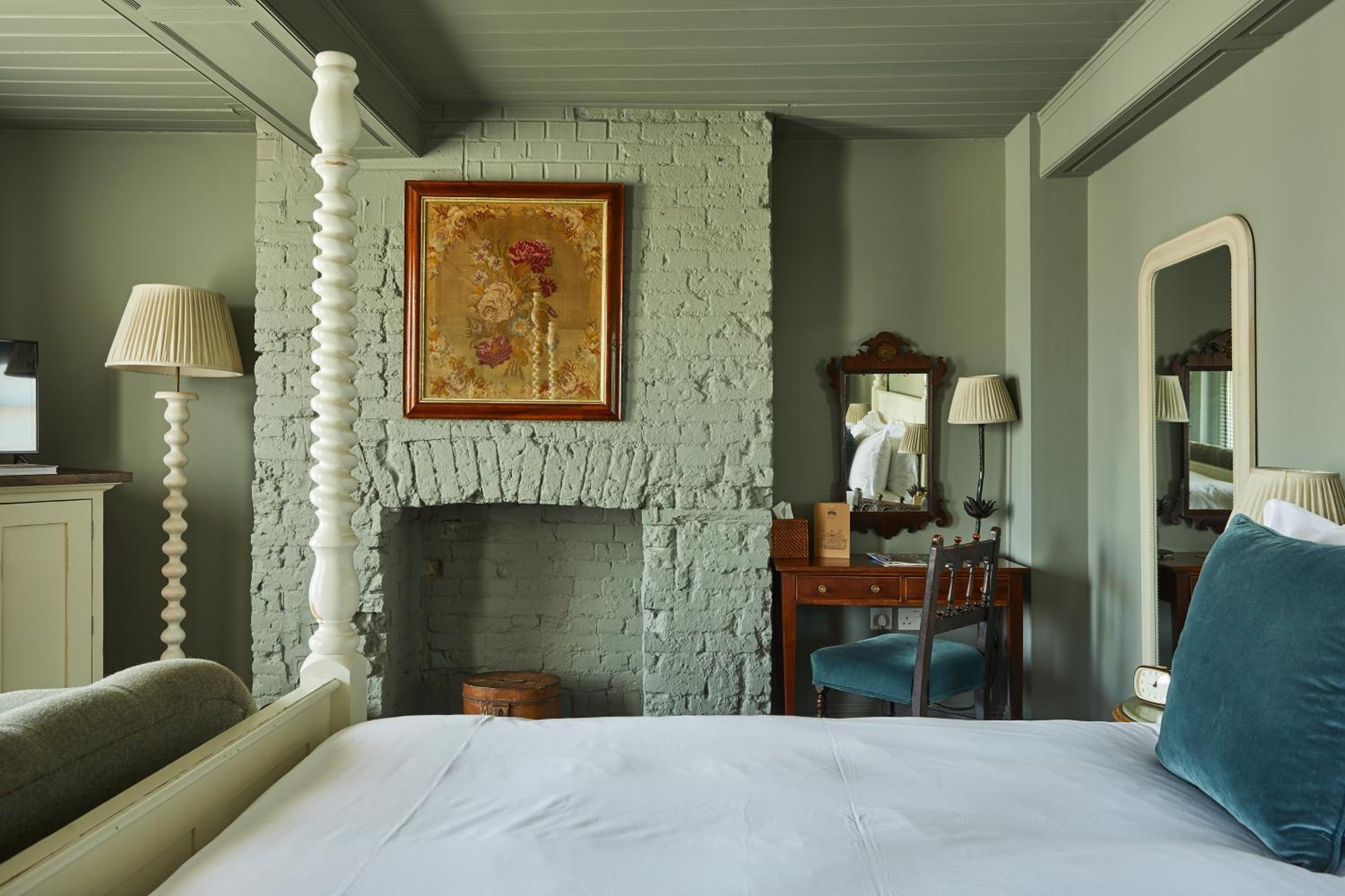 Deluxe King Room - Photo 2
