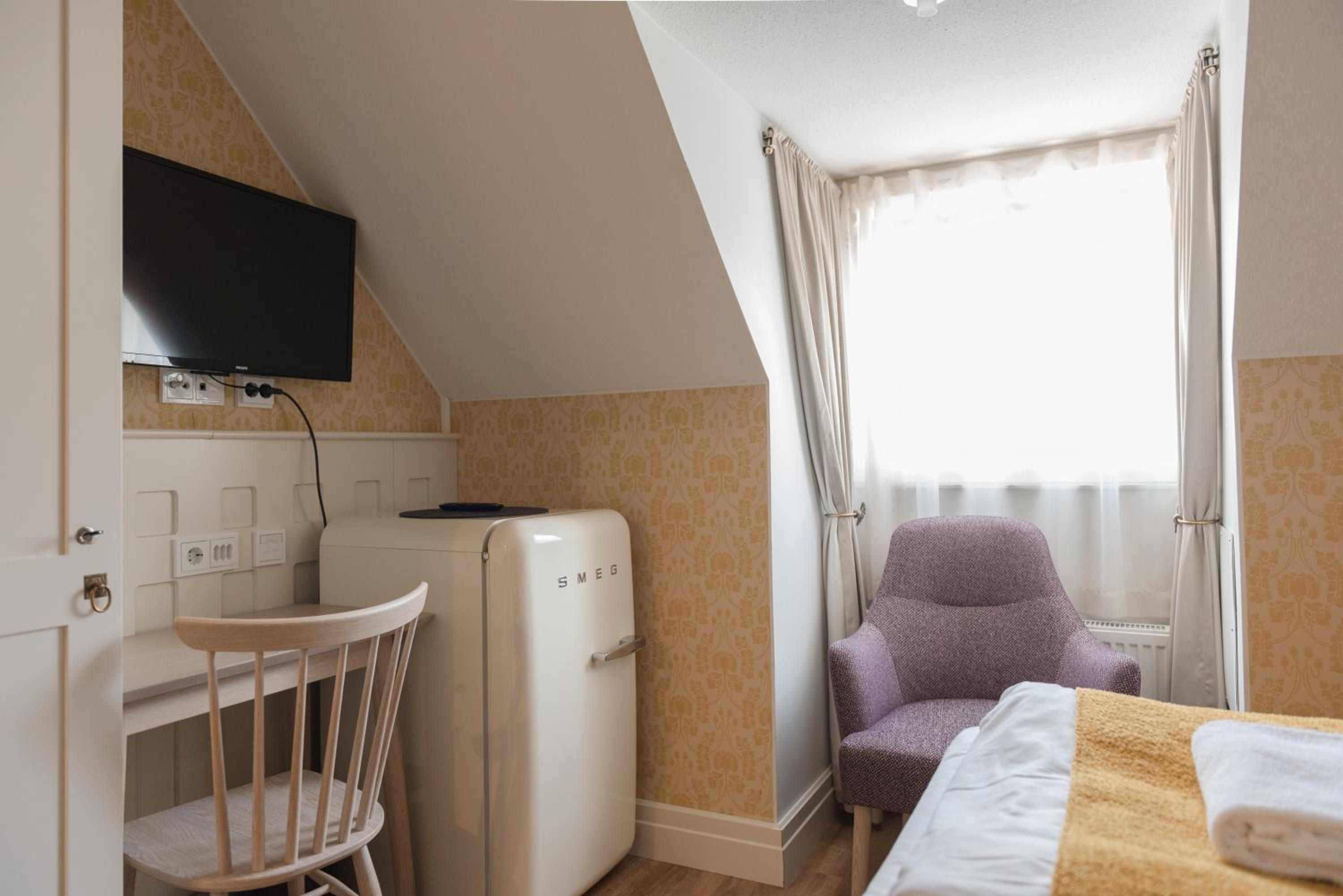 Deluxe Twin Room - Photo 2