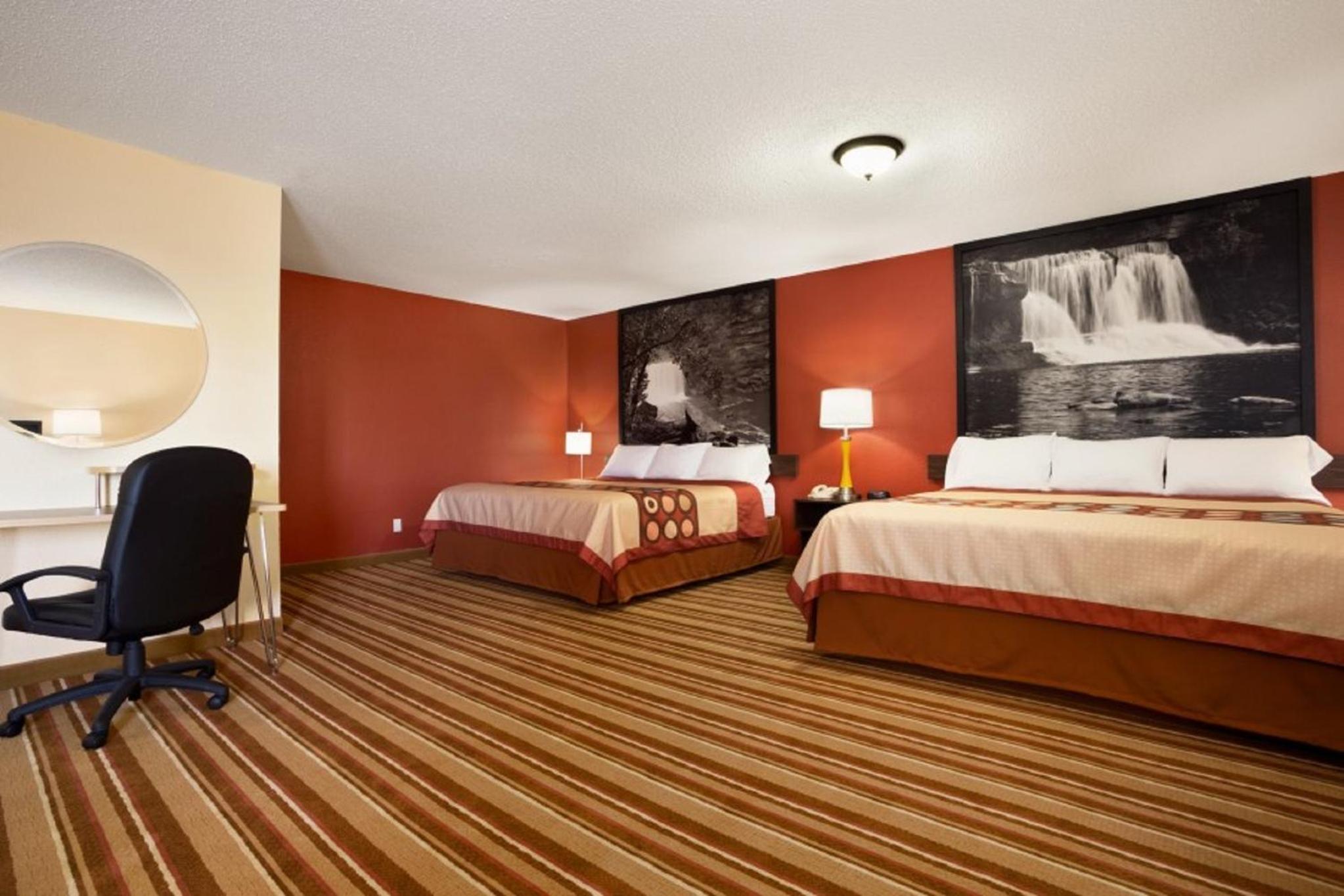 Studio Suite with Two King Beds - Non-Smoking - Photo 5