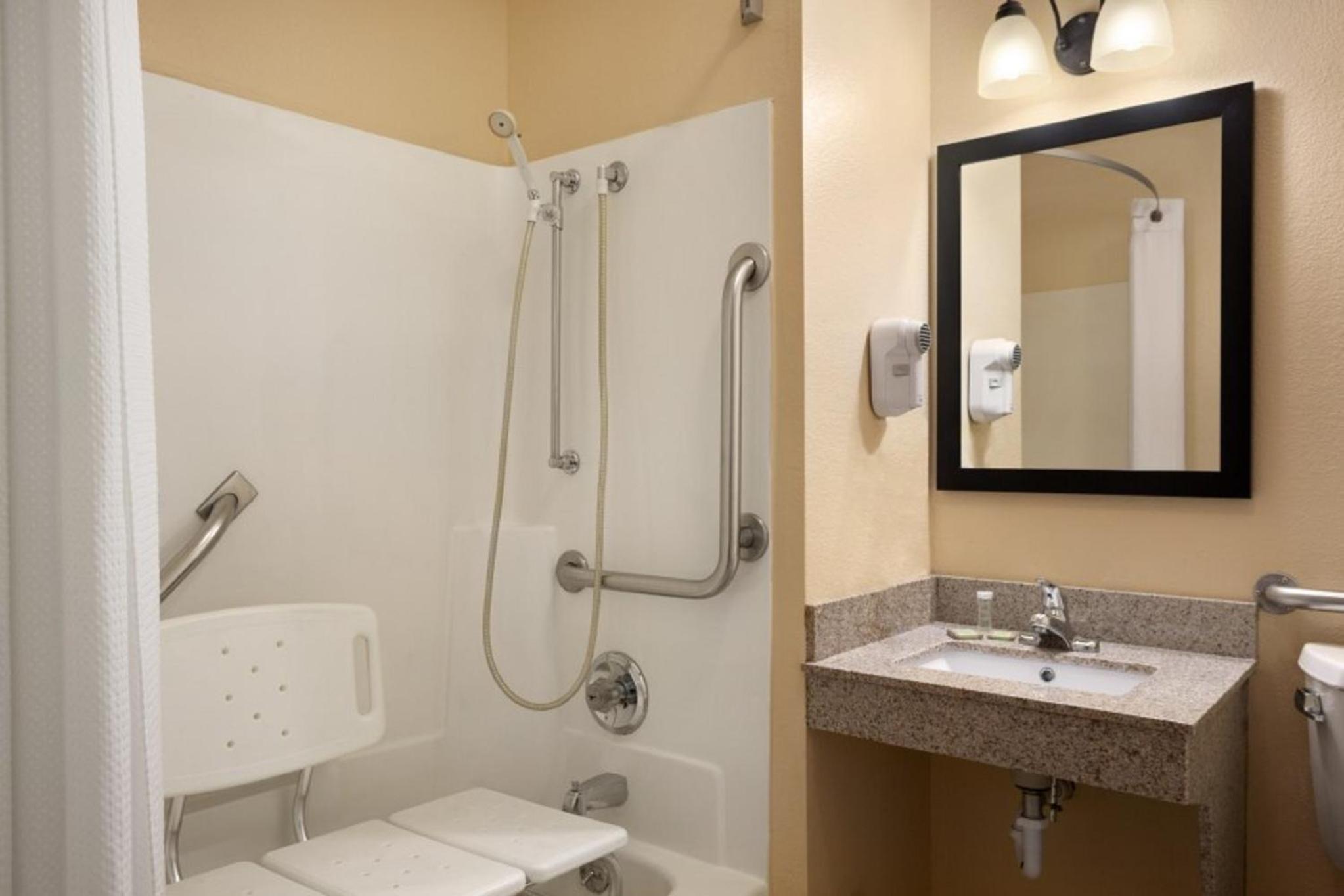 King Room - Mobility Access/Non-Smoking - Photo 3