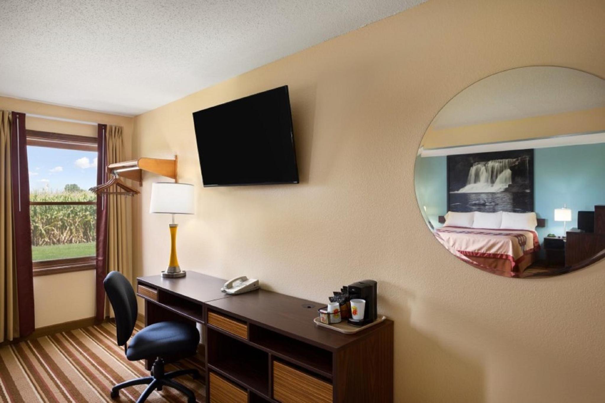 King Studio Suite - Non-Smoking - Photo 2